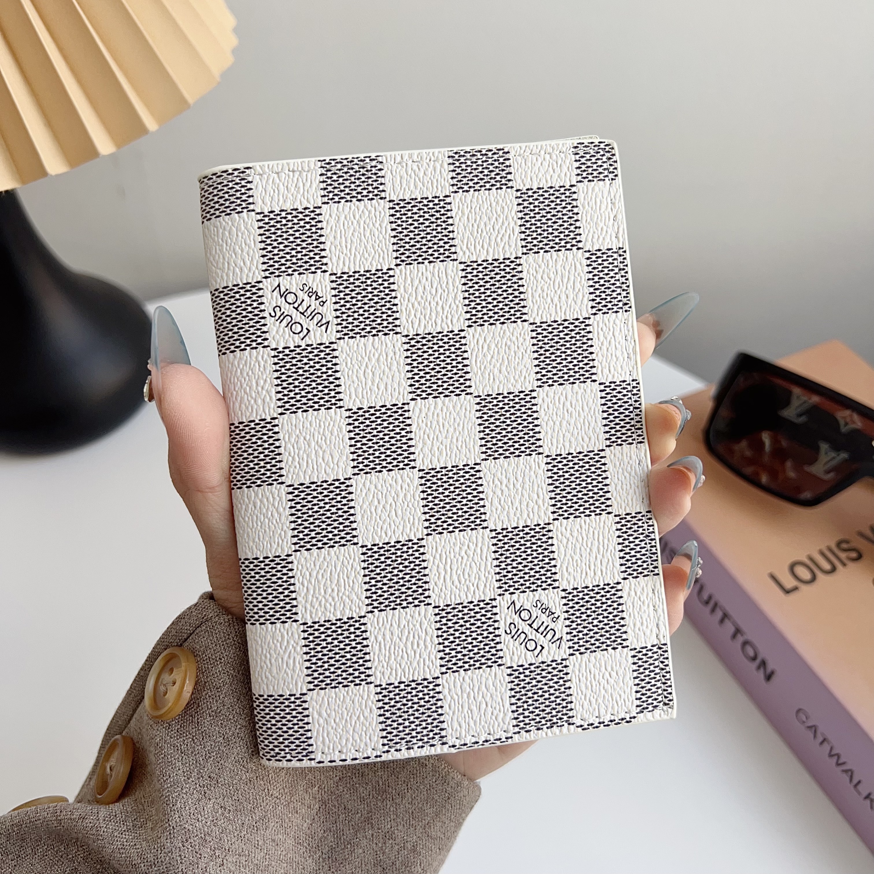 Louis Vuitton Gucci Luxury Leather Wallet Card Holder/Passport holder