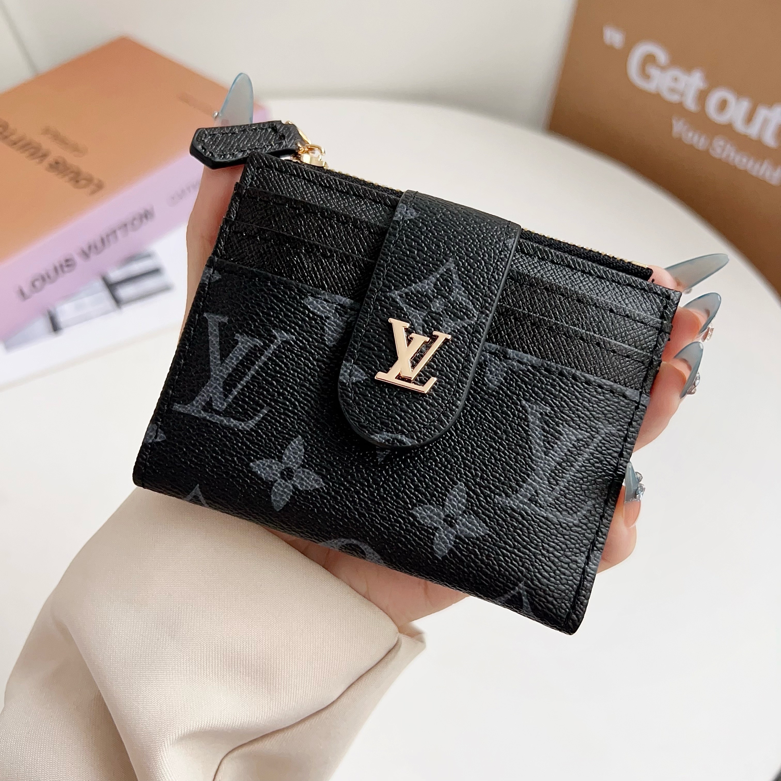 Louis Vuitton Classic Luxury Leather Slender Wallet