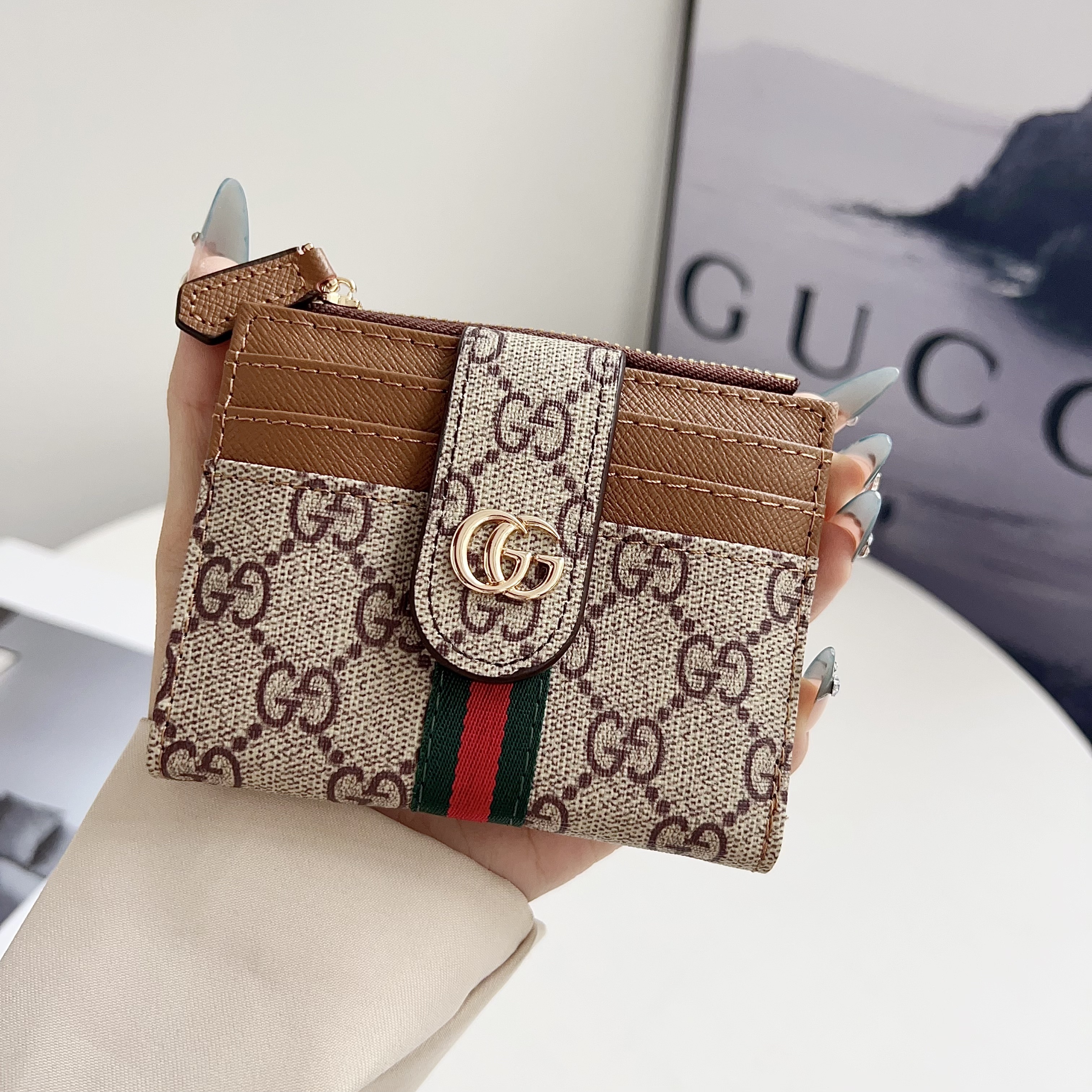 Gucci Classic Luxury Leather Slender Wallet