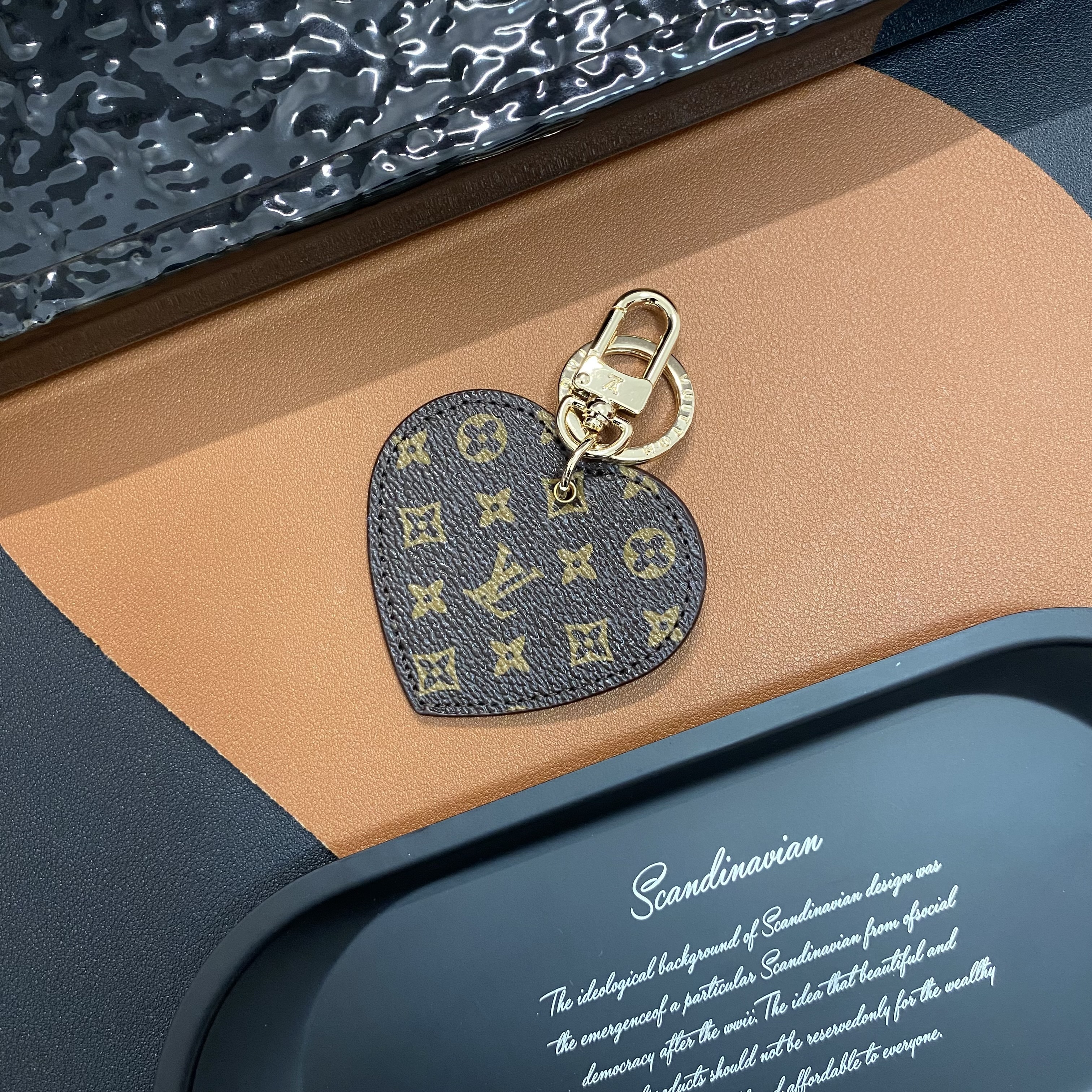 Louis Vuitton, Gucci Heart Keychain