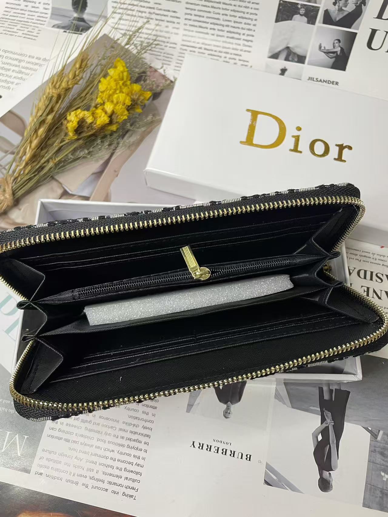 luxurious Canvas D Wallet