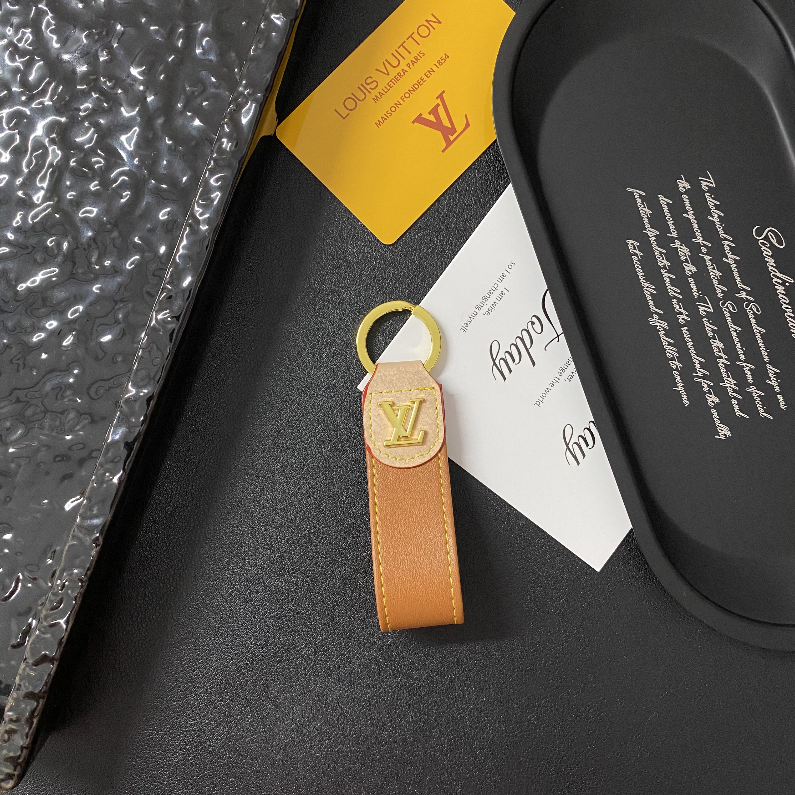 Luxury Leather Convenient Keychain