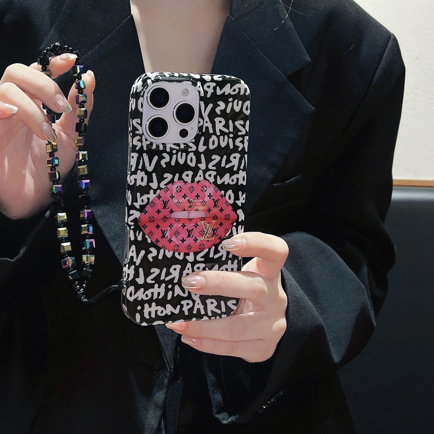 Louis Vuitton Du Meisha iPhone Case with Chain