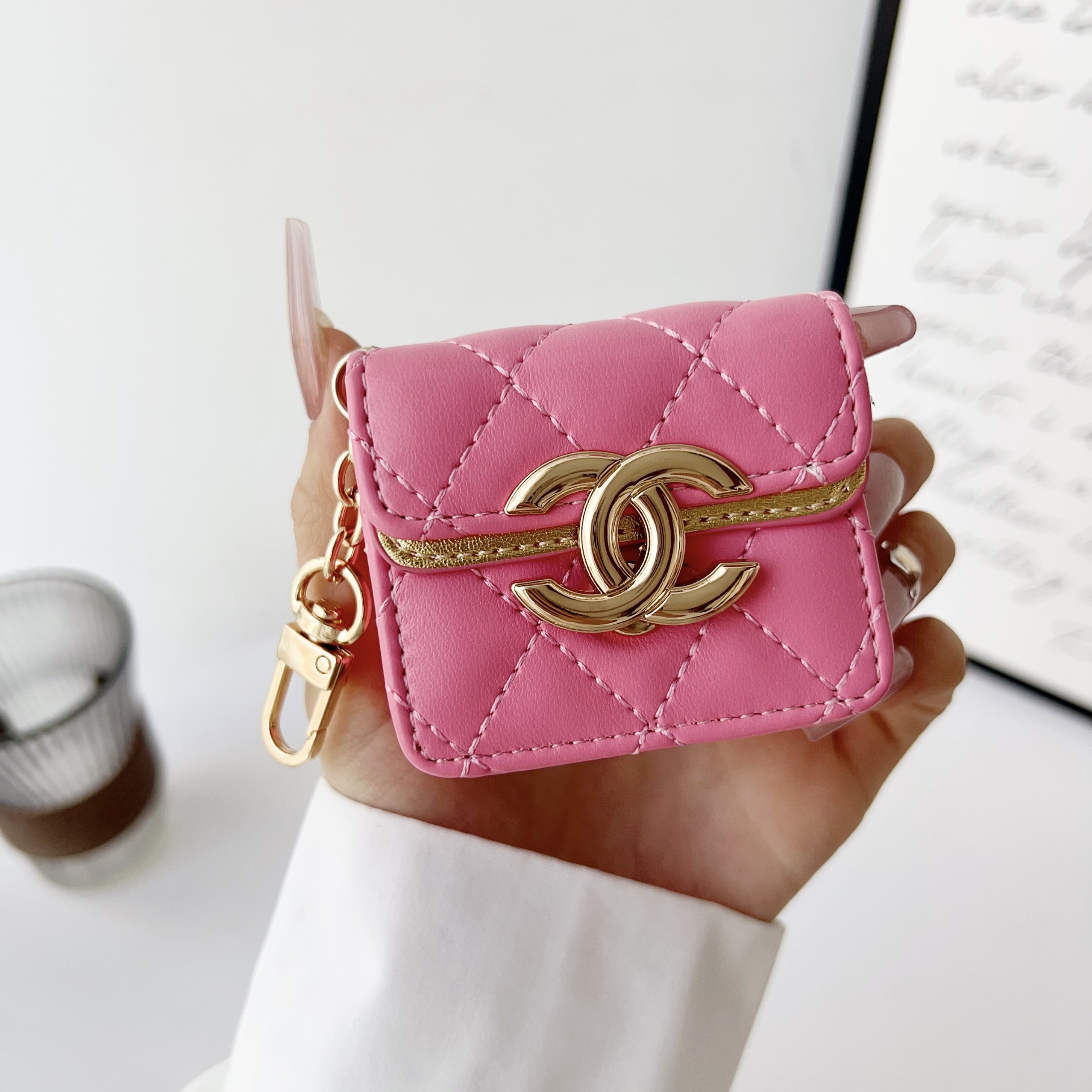 Luxury Leather Airpods Case With Crossbody Strap