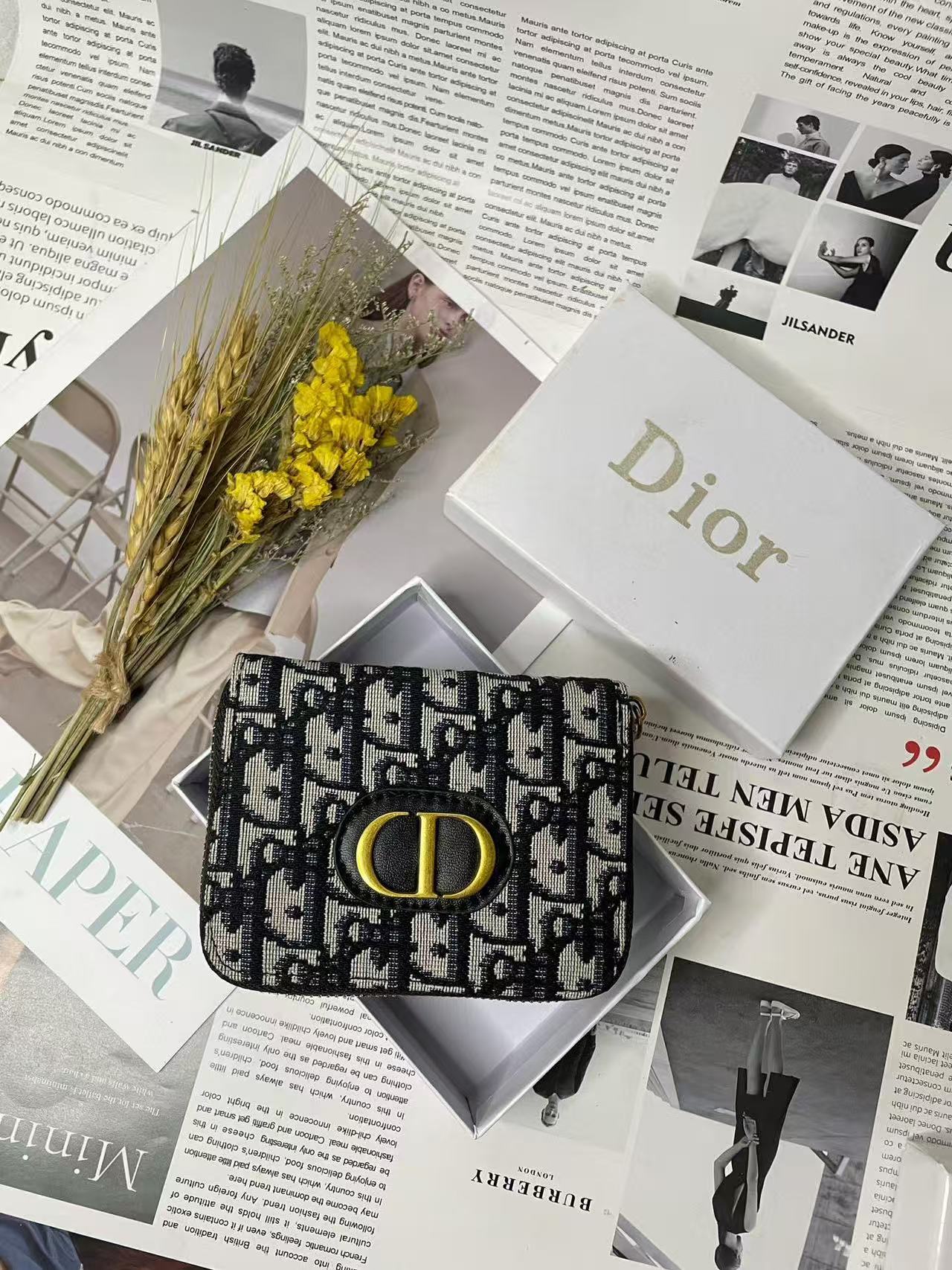 luxurious Canvas D Wallet