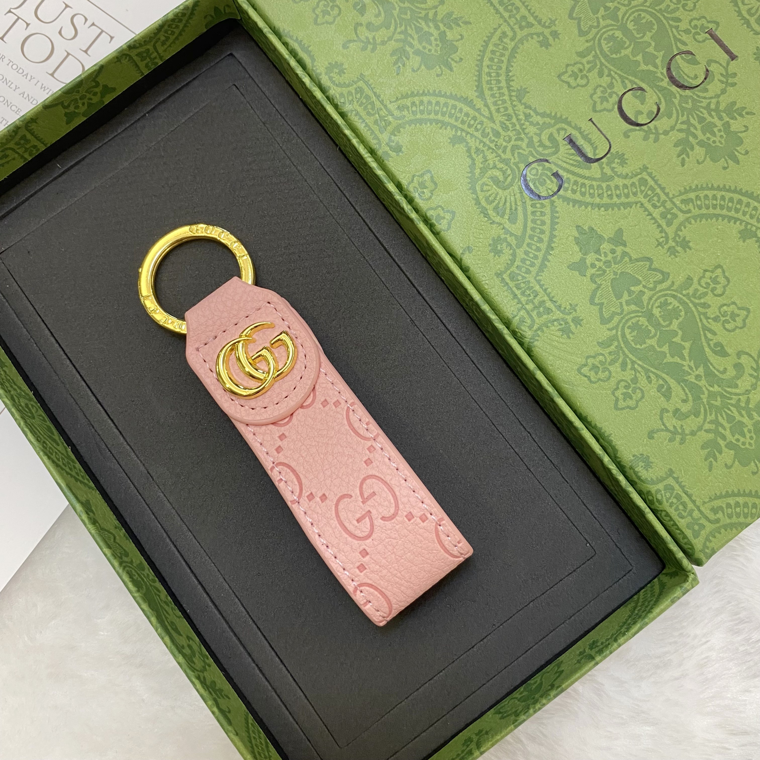 Luxury Leather Convenient Keychain