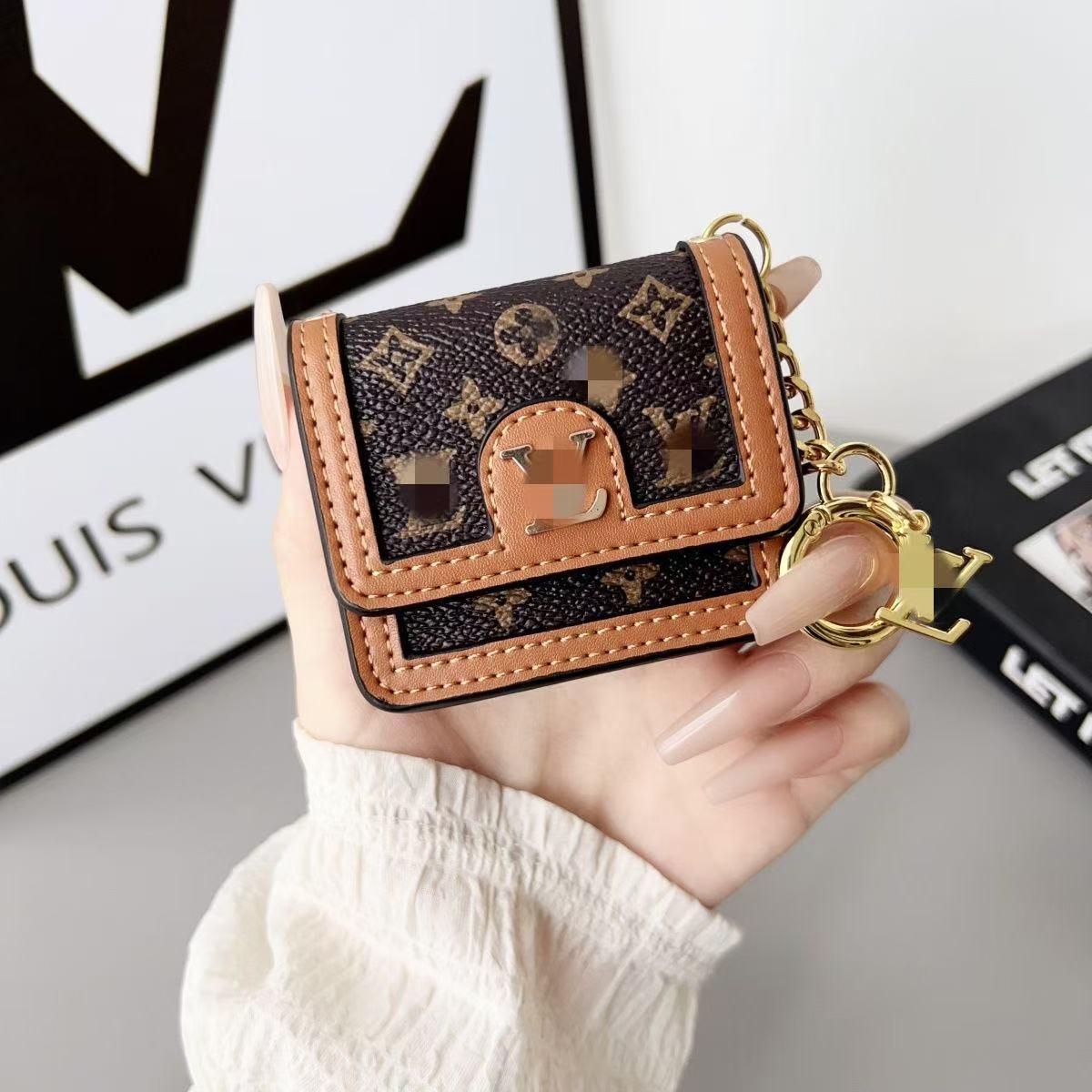 Classic Luxury Leather Airpods Case With Crossbody Strap-BELKCASE