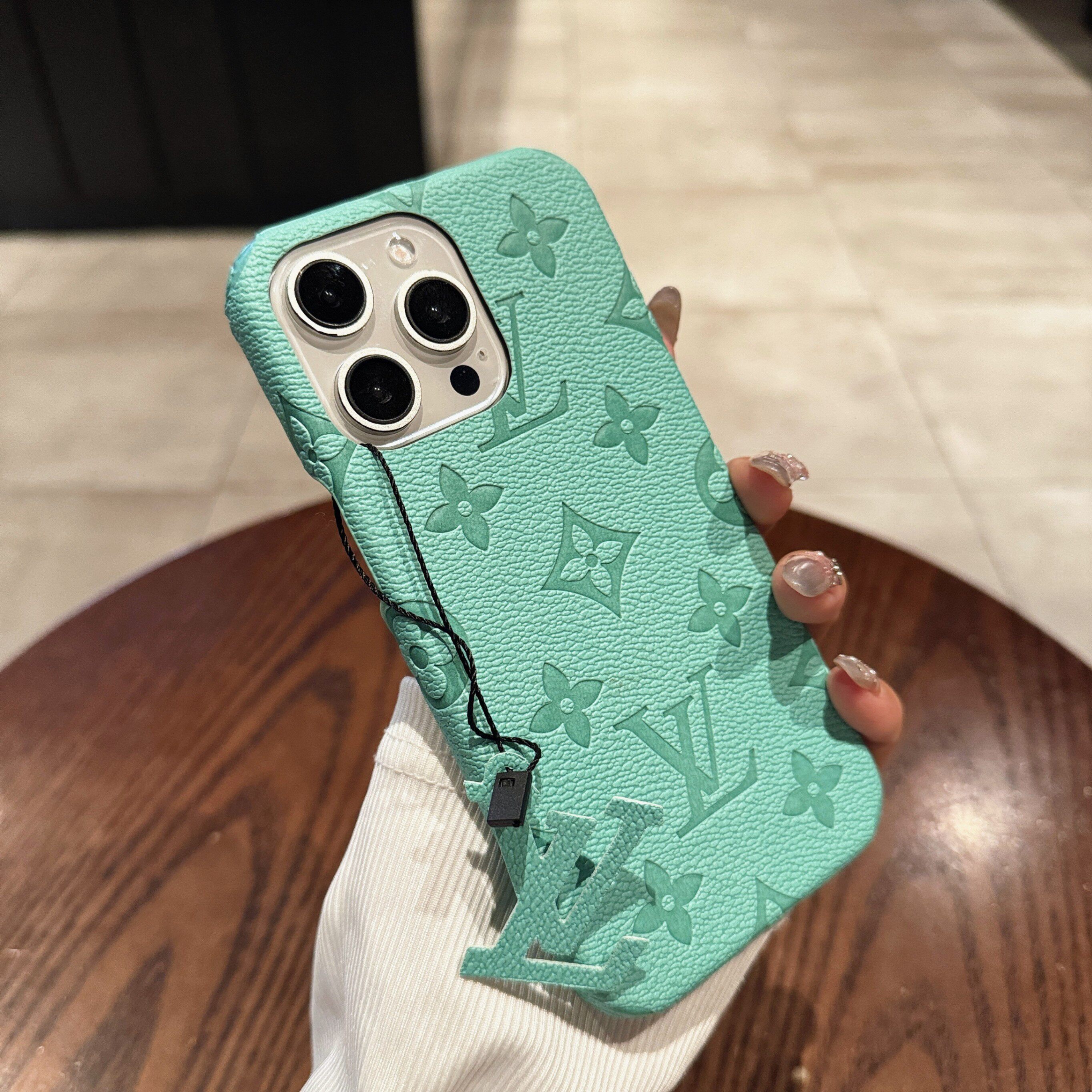 Louis Vuitton iPhone Case With small logo pendant Lettering Vintage Leather 