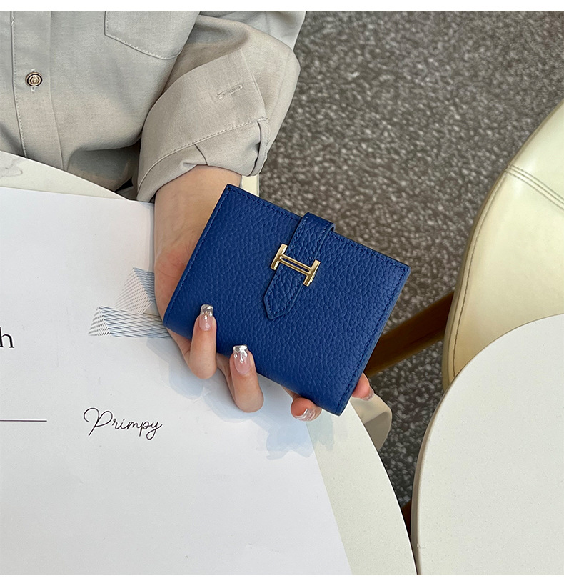 luxurious Leather Flap Short Wallet