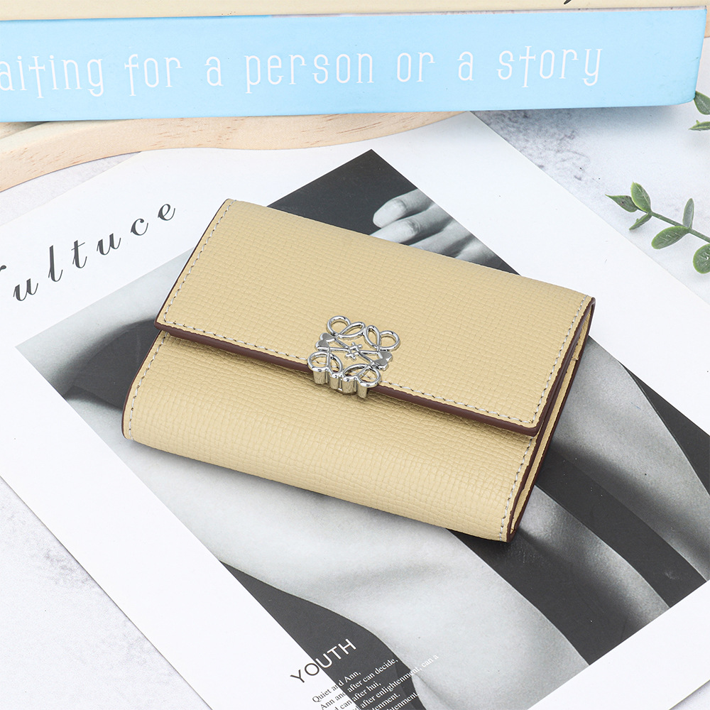 luxurious Leather Flap Short Wallet