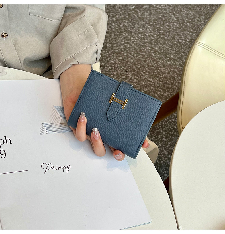 luxurious Leather Flap Short Wallet