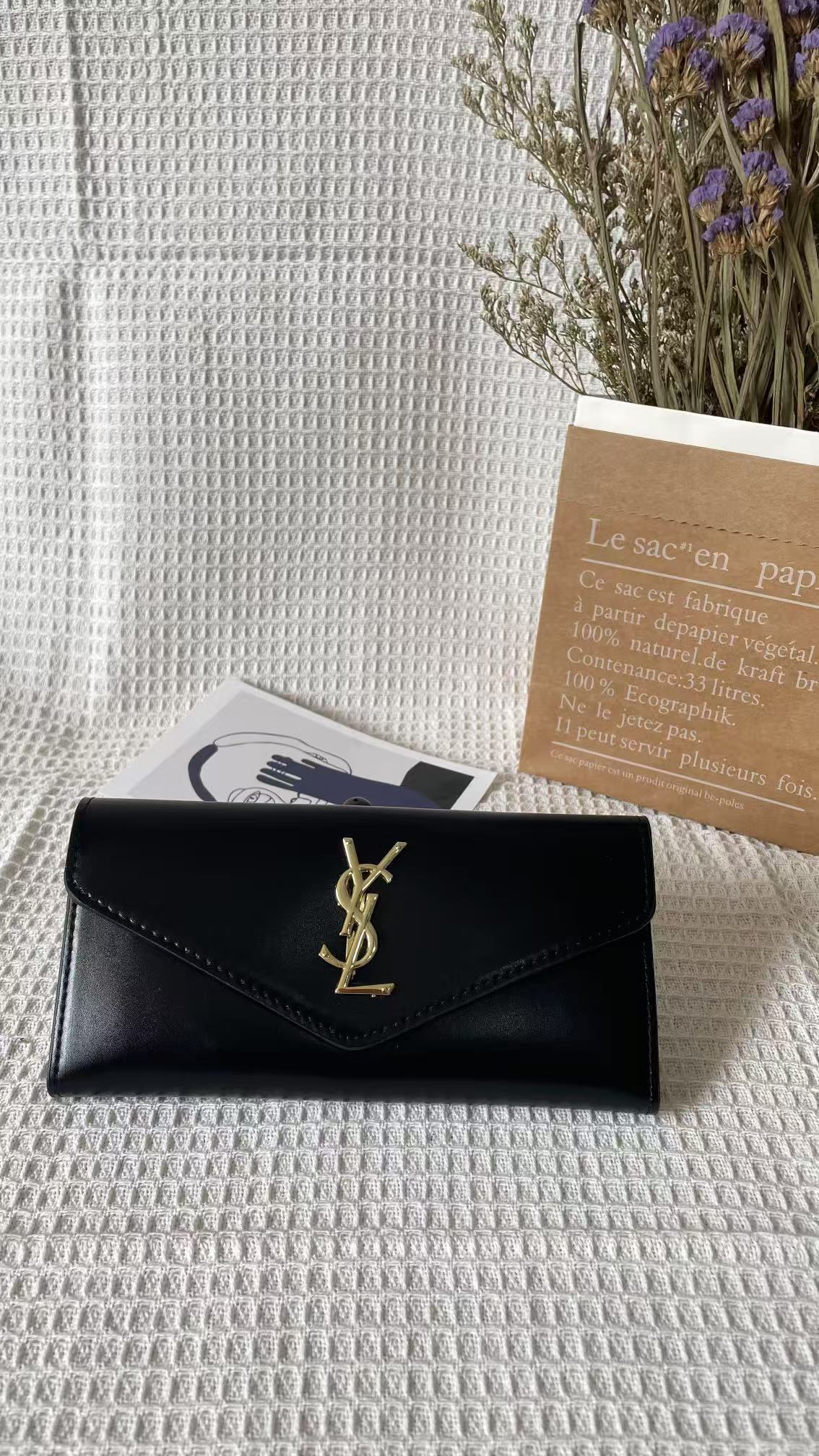 luxurious Leather Flap Wallet