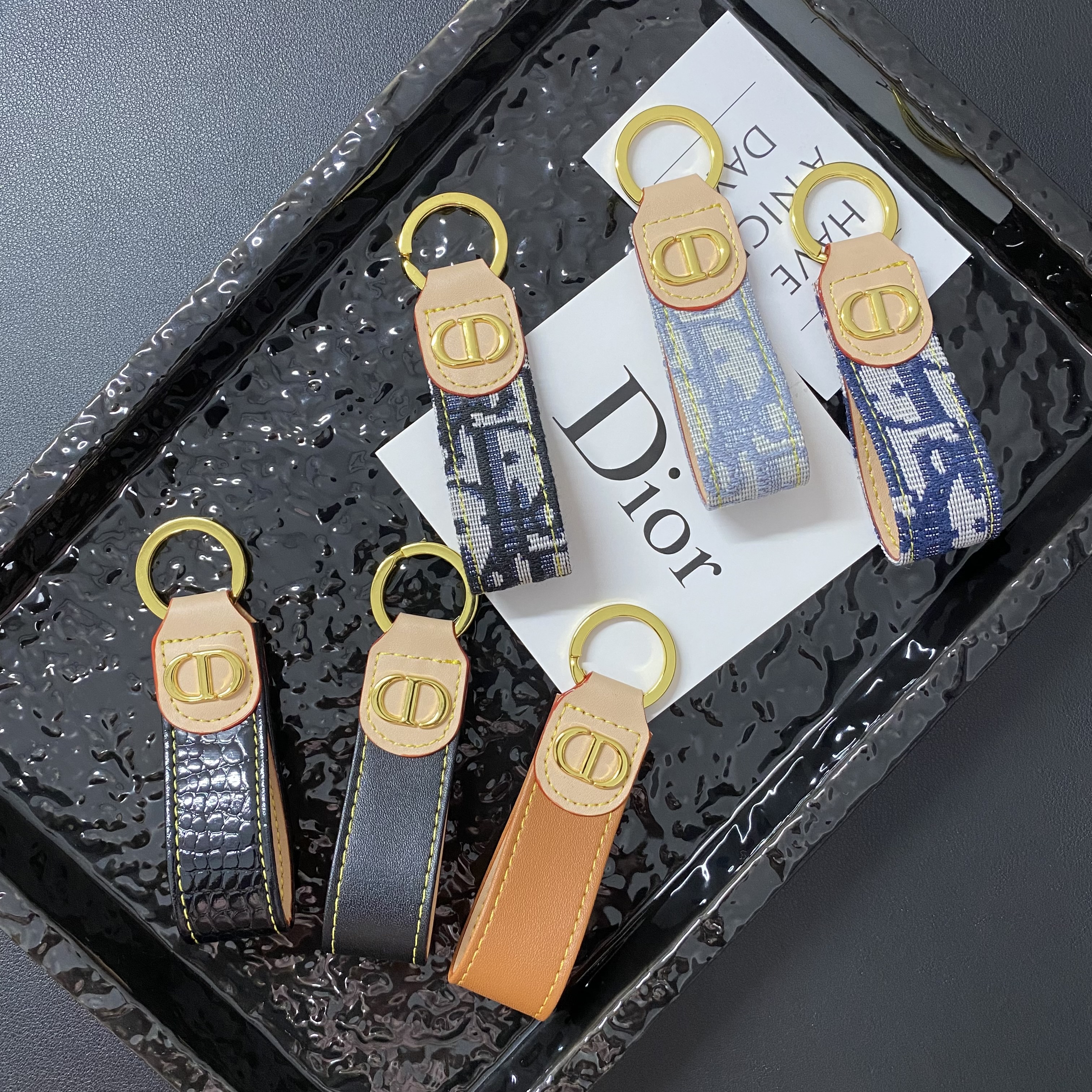 Luxury Leather Convenient Keychain