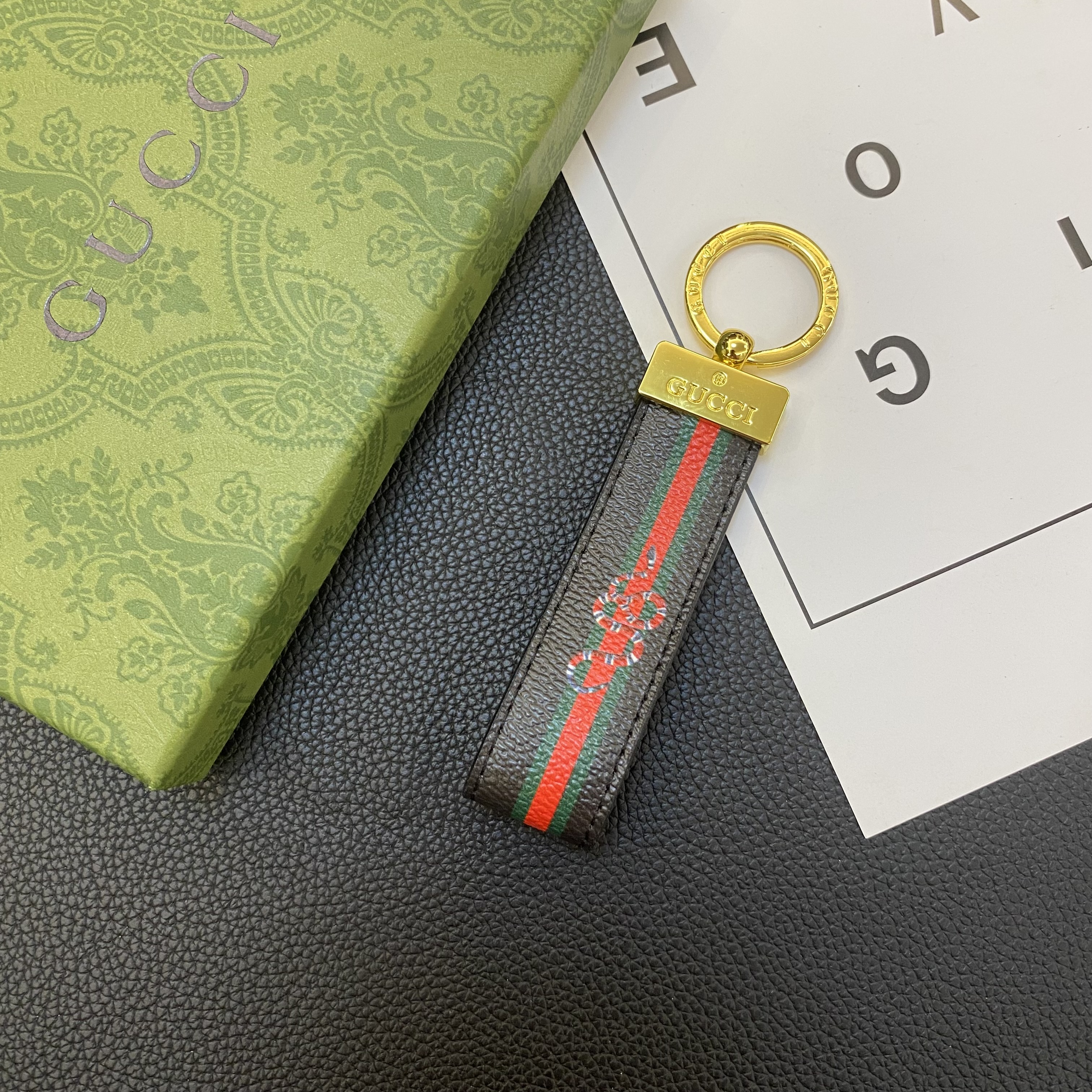 Luxury Leather Convenient Keychain