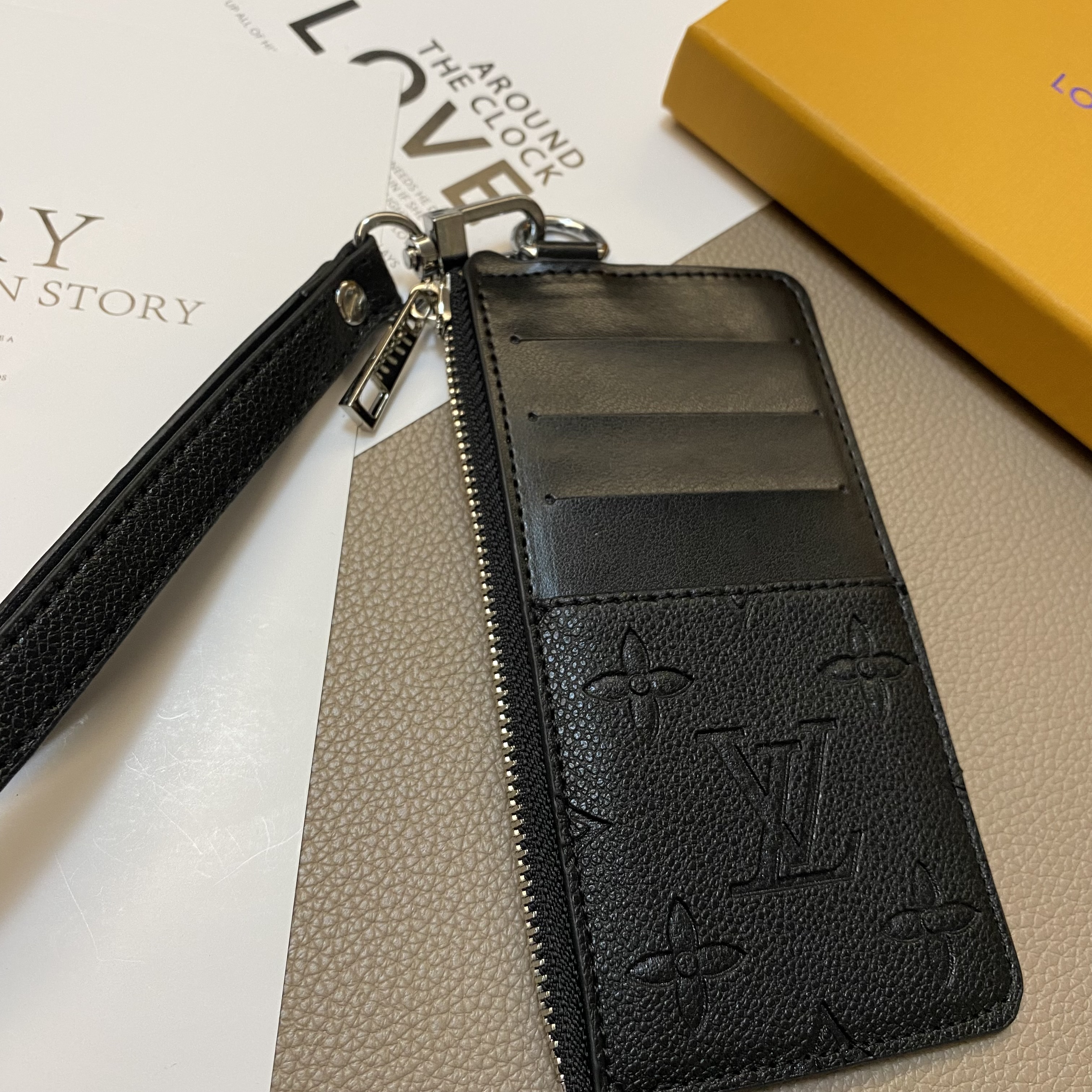 Luxury Leather Zipper Wallet Card Holder & Coin Purse With Bracelet