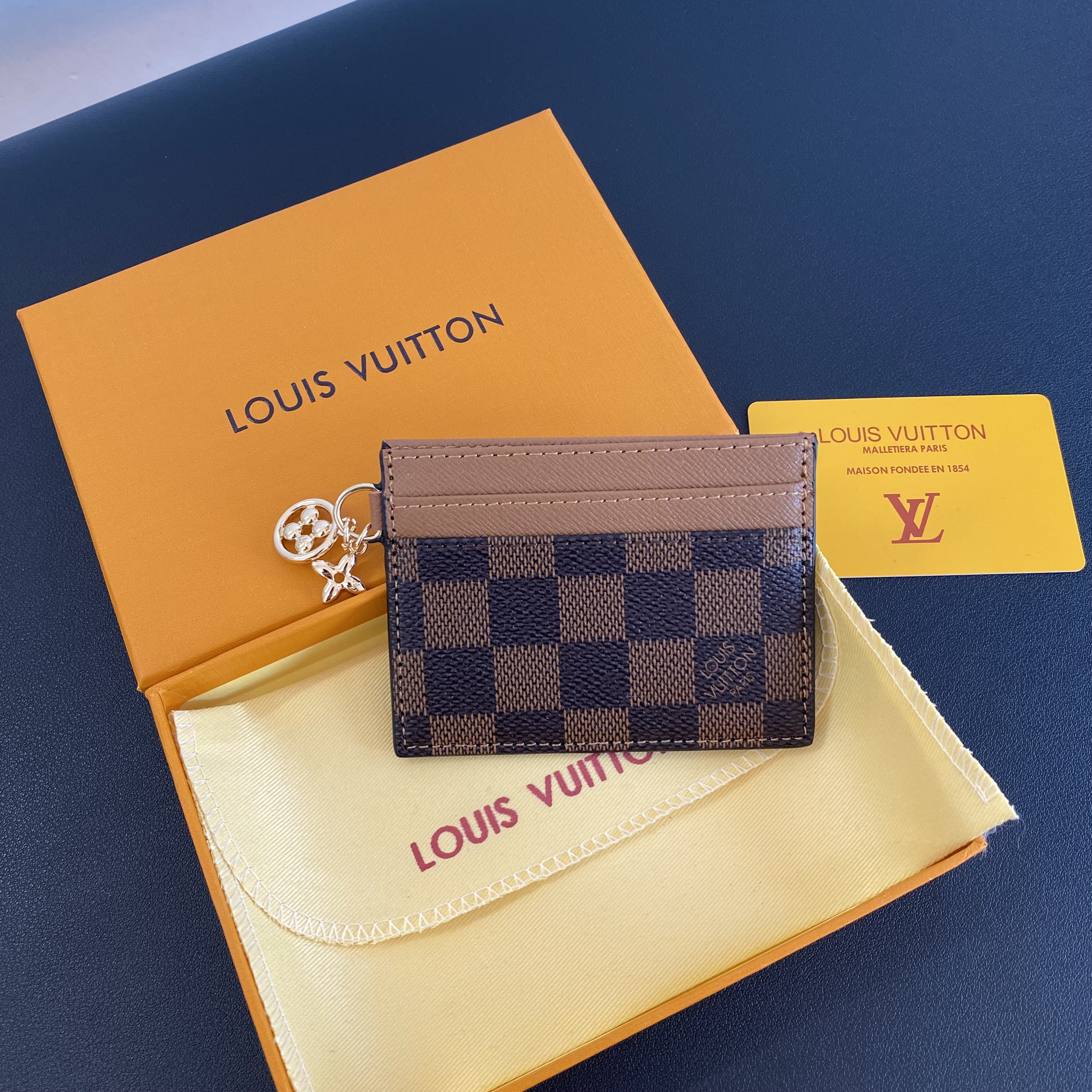 Louis Vuitton Classic Luxury Leather Wallet Card Holder Metal floral decoration-BELKCASE