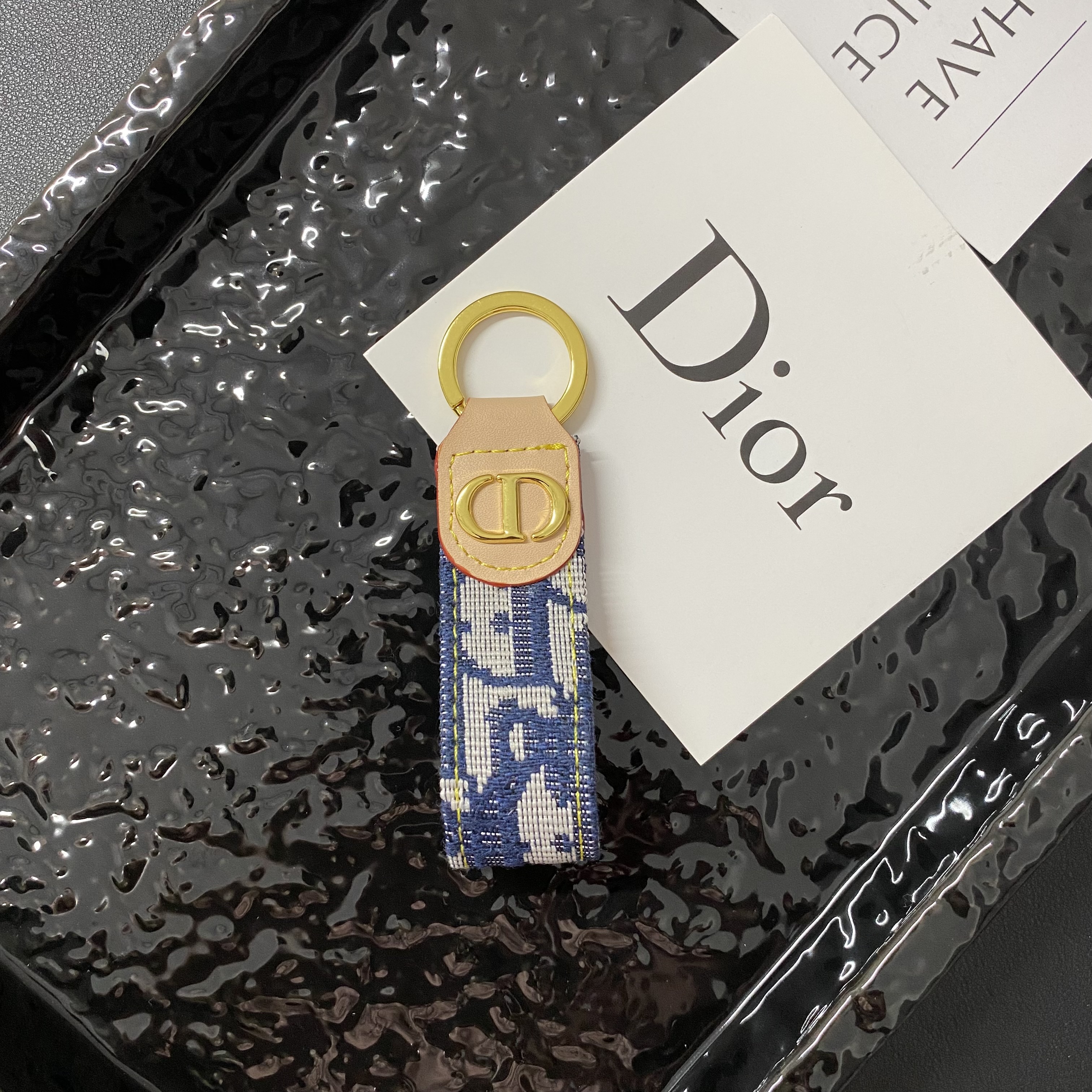 Luxury Leather Convenient Keychain