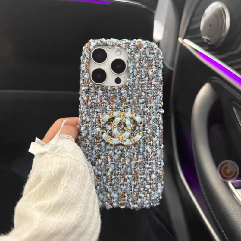 iphone16/16pro手机壳 香奈儿风格香奈儿智能手机壳 粗花呢iphone15/15pro手机壳 可爱品牌iphone14/13手机壳 高端品牌iphone手机壳 奢侈品牌 深受女生欢迎