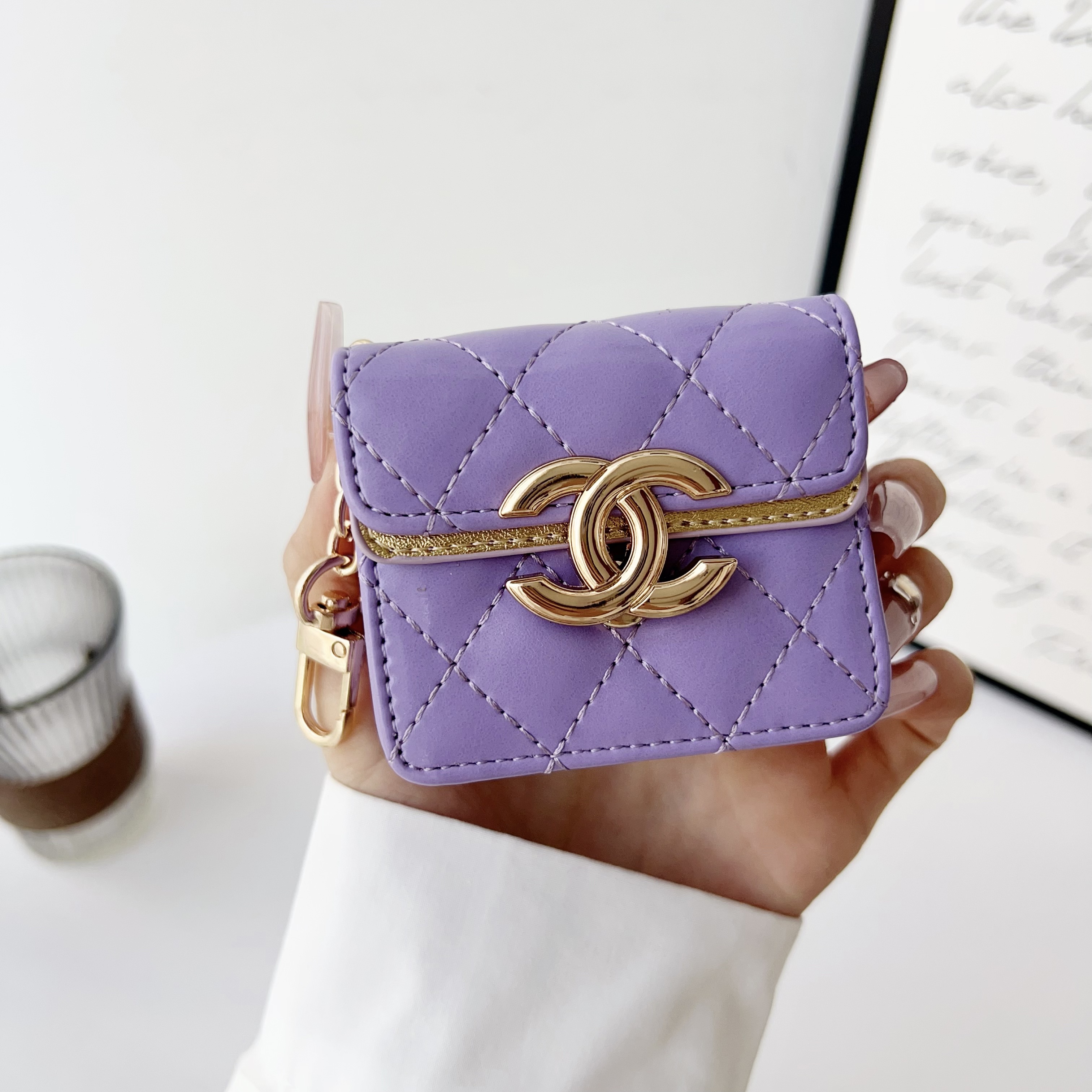 Luxury Leather Airpods Case With Crossbody Strap