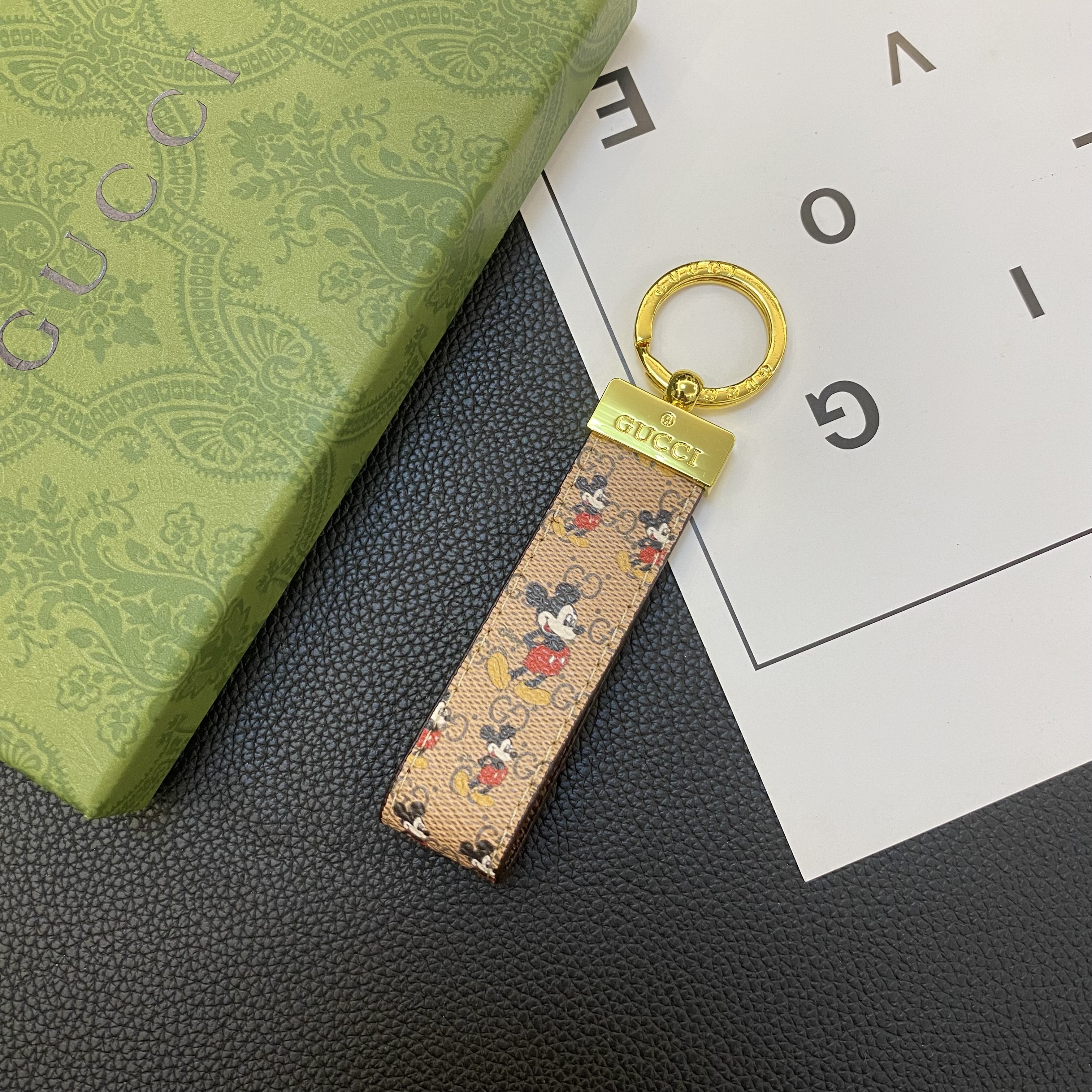 Luxury Leather Convenient Keychain