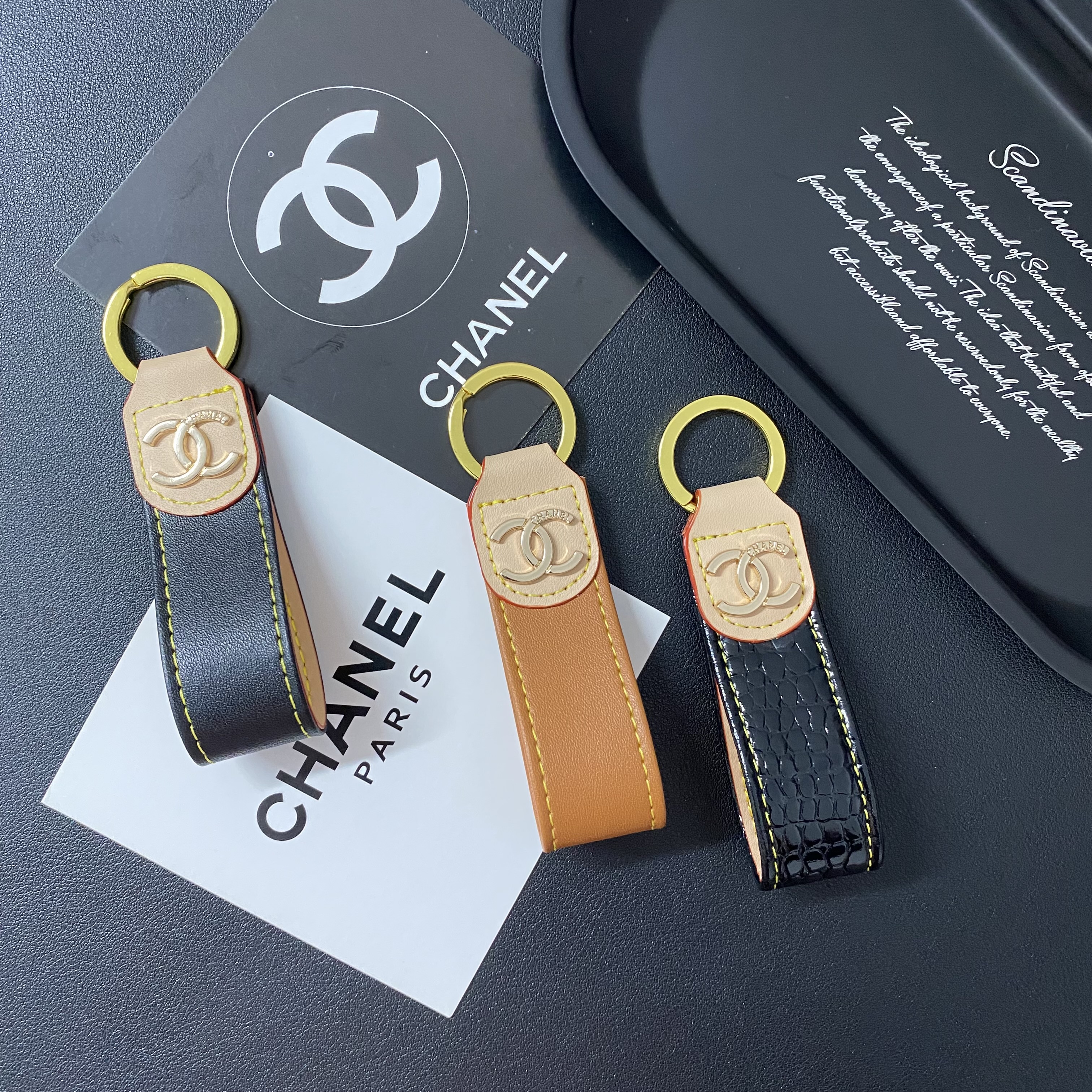 Luxury Leather Convenient Keychain