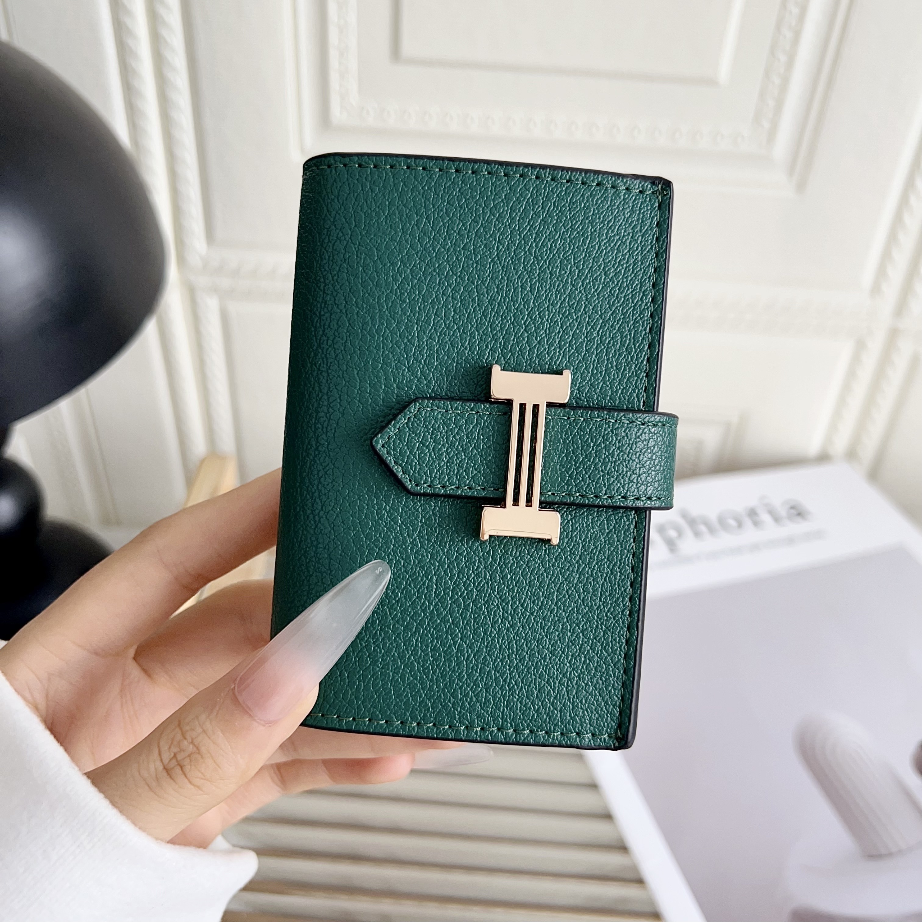 Hermès Classic Luxury Leather Wallet Card Holder & Coin Purse With Snap Closure