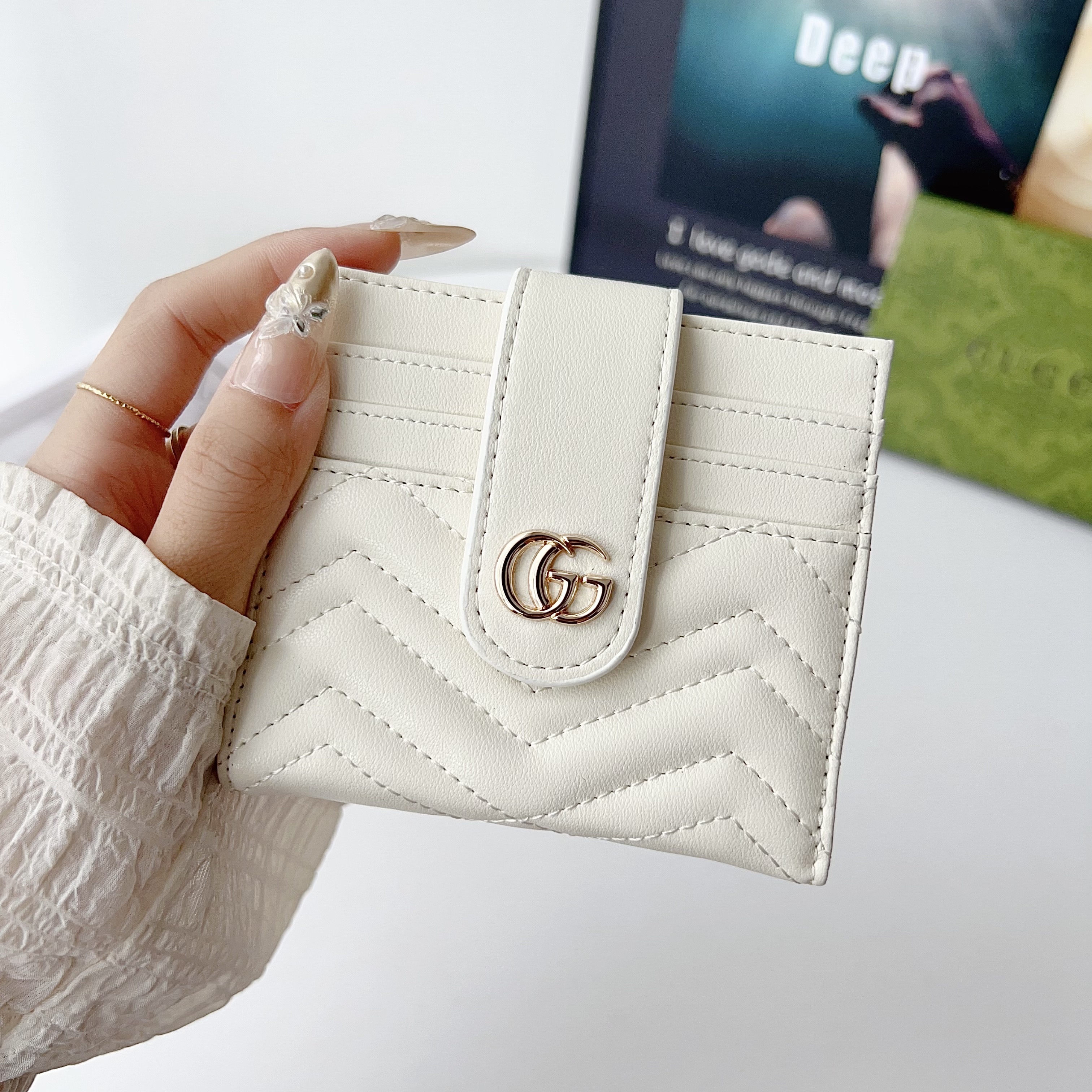 Gucci Classic Luxury Leather Slender Wallet