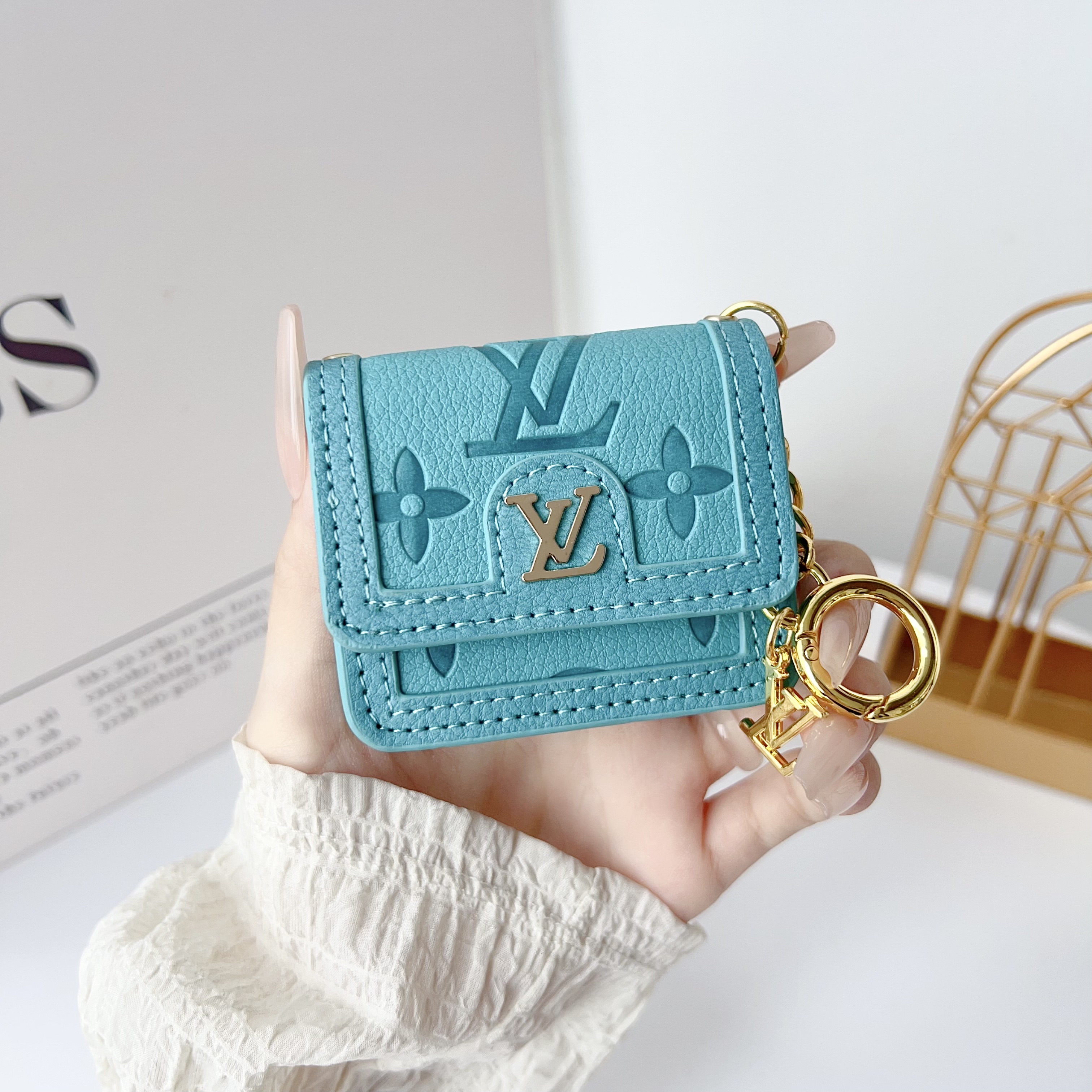 Luxury Leather Airpods Case With Crossbody Strap