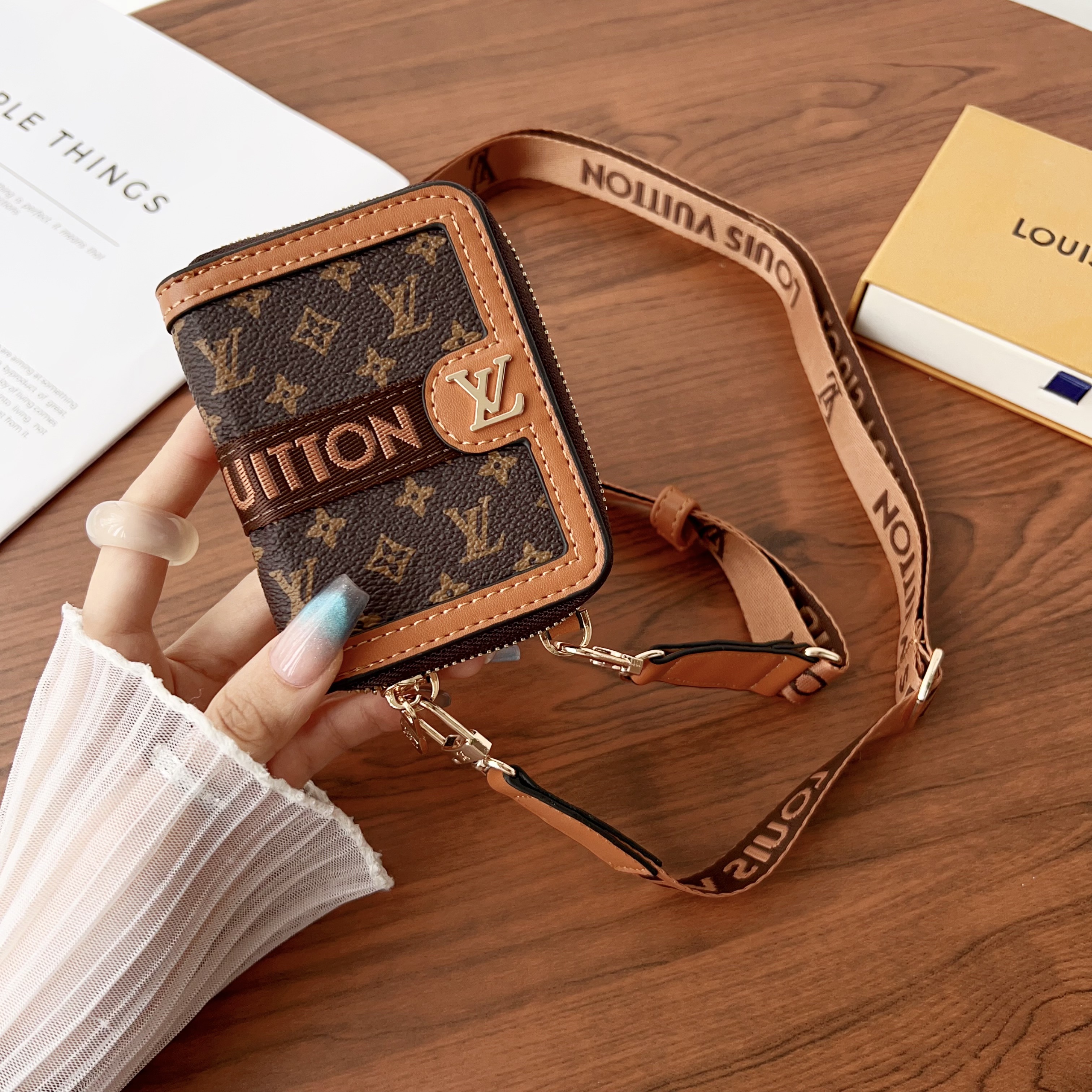 Luxury Leather  Zipper Wallet Card Holder & Coin Purse With  Crossbody Strap