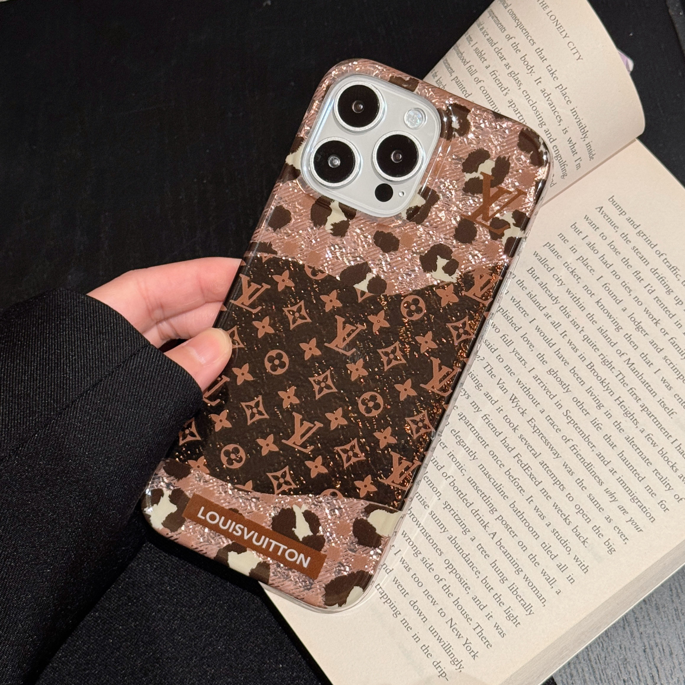 Louis Vuitton Vintage  iPhone Case-Youthful Shining Shell
