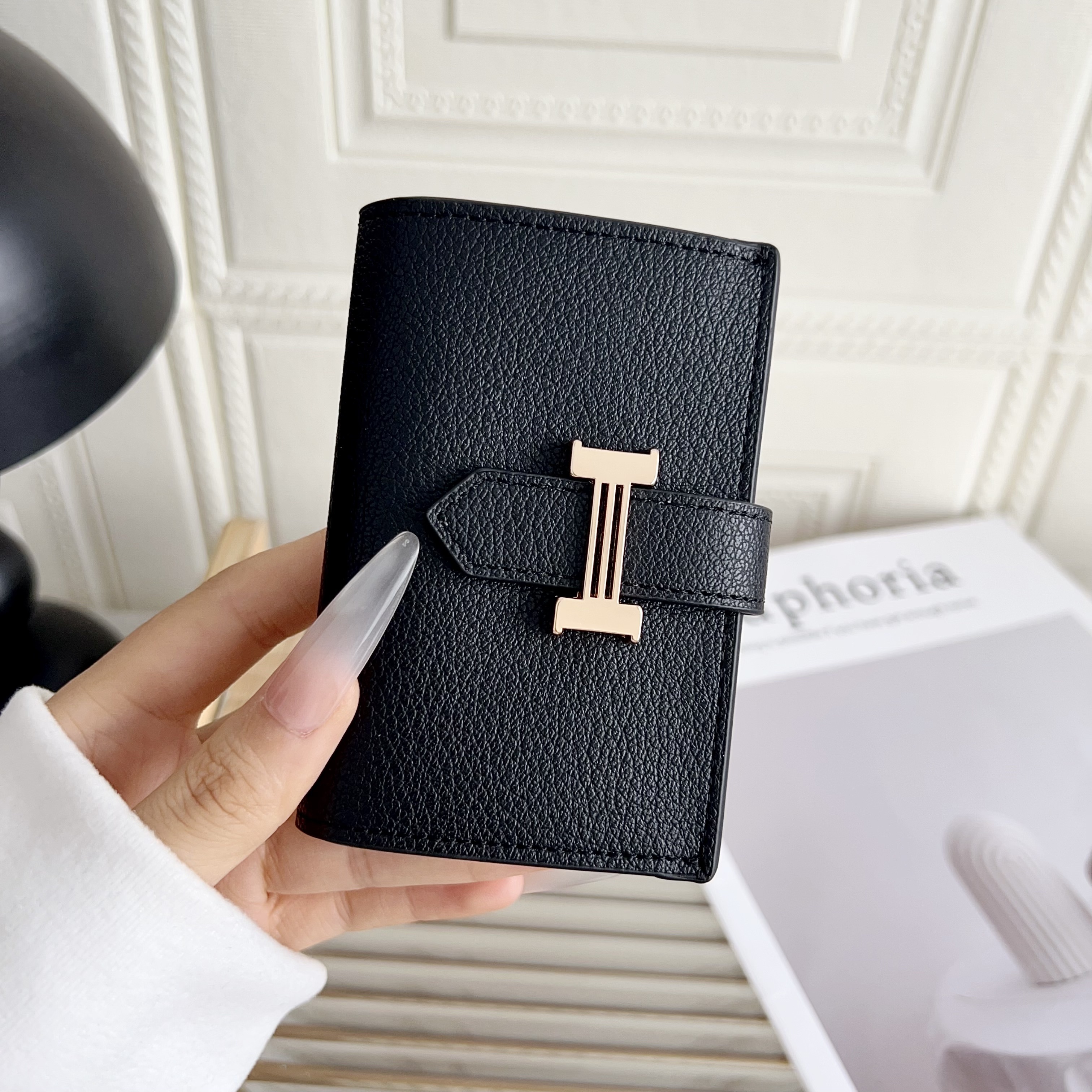 Hermès Classic Luxury Leather Wallet Card Holder & Coin Purse With Snap Closure