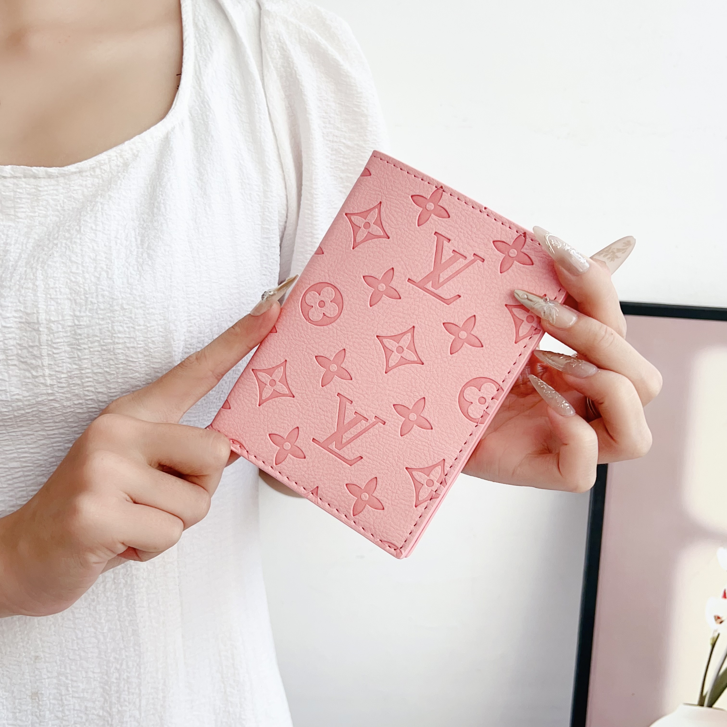 Louis Vuitton Luxury Leather Wallet Card Holder/Passport holder