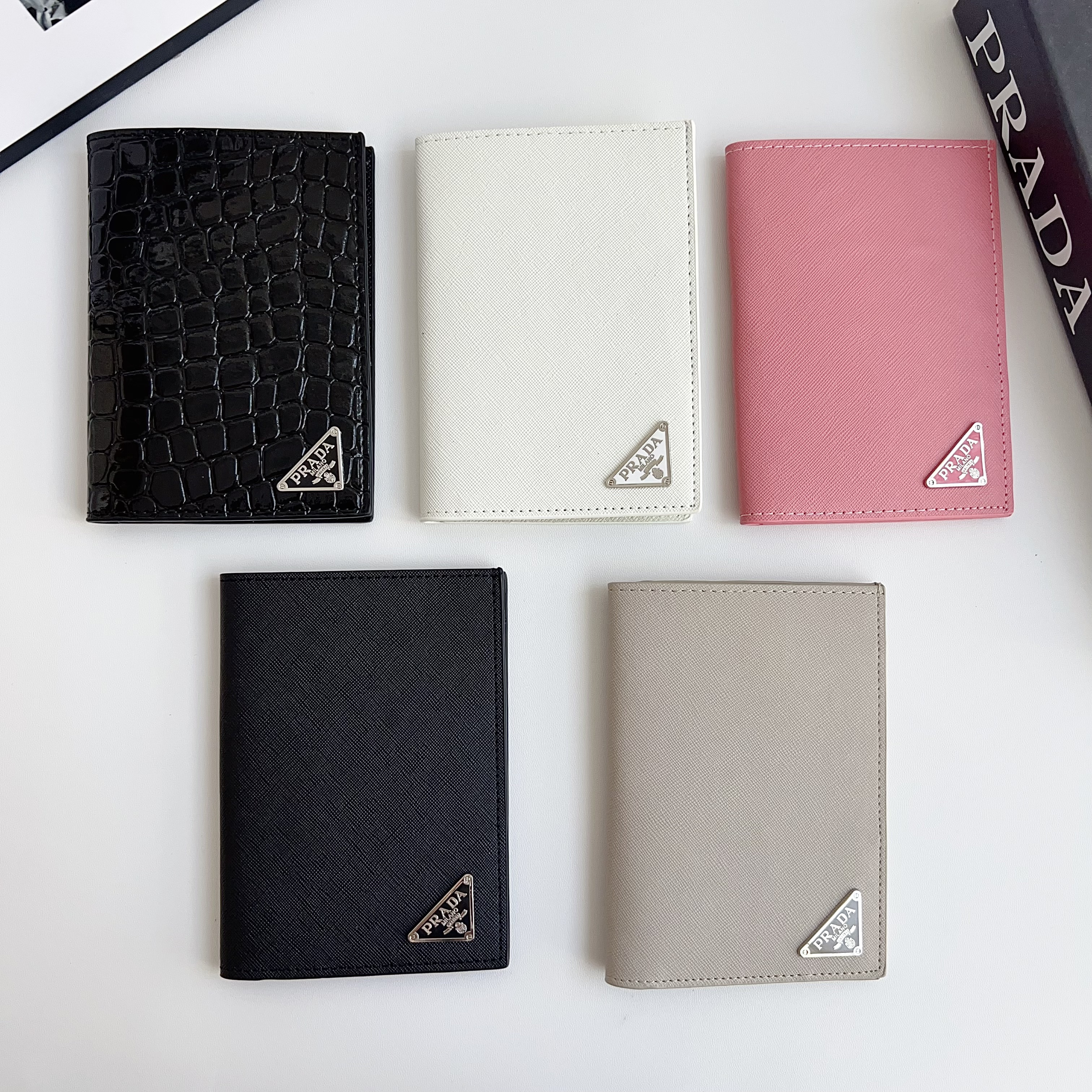 Prada Luxury Leather Wallet Card Holder/Passport holder