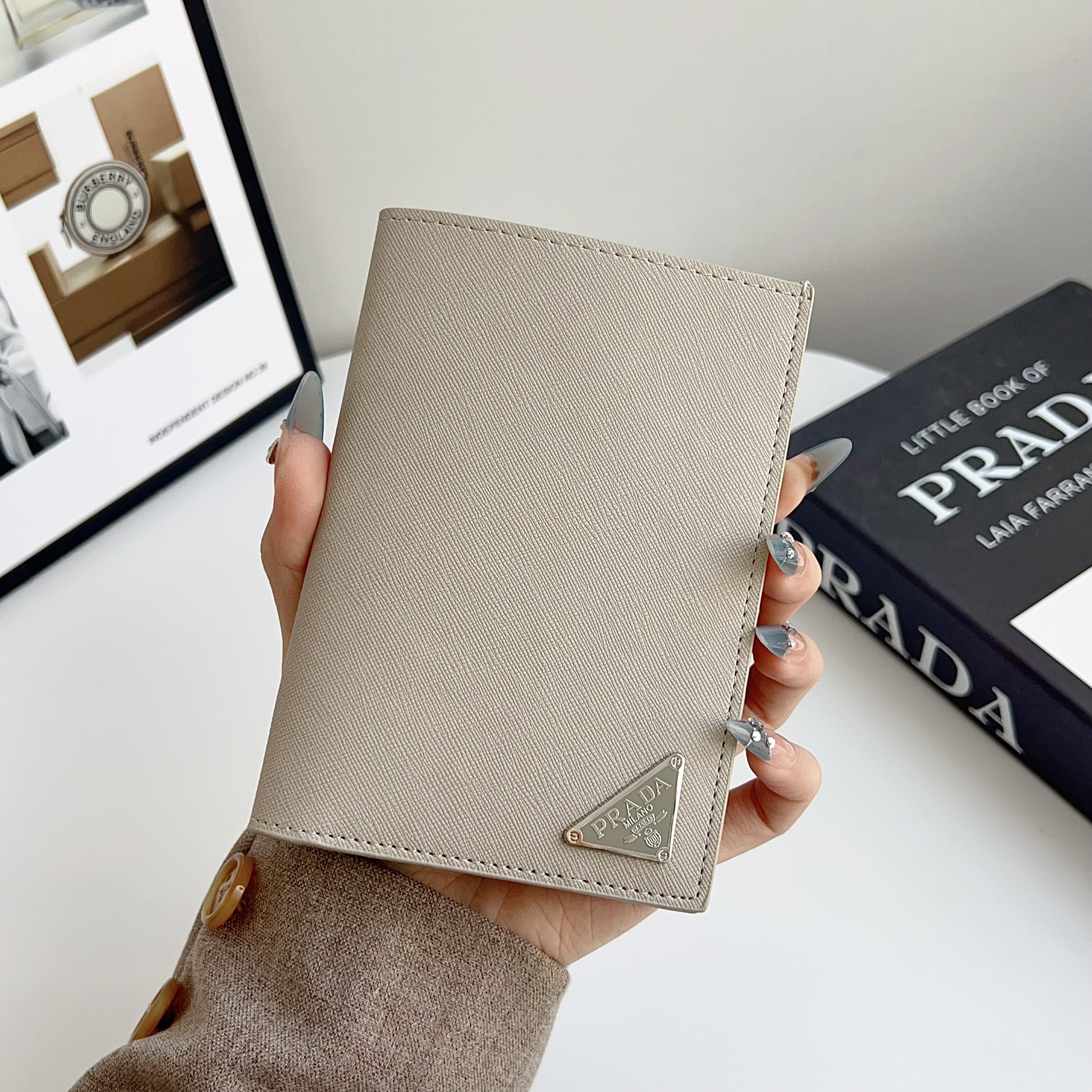 Prada Luxury Leather Wallet Card Holder/Passport holder