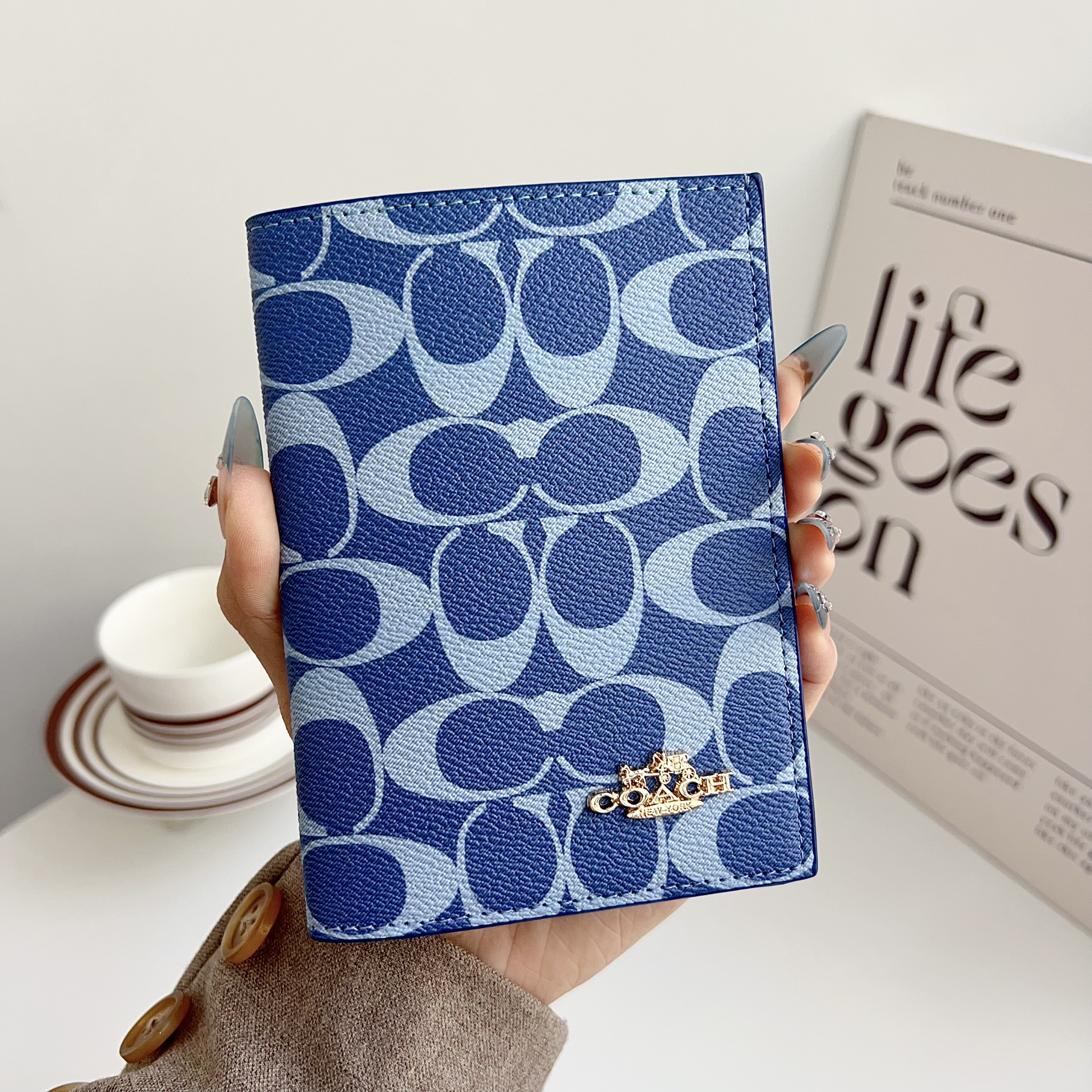 Coach Luxury Leather Wallet Card Holder/Passport holder