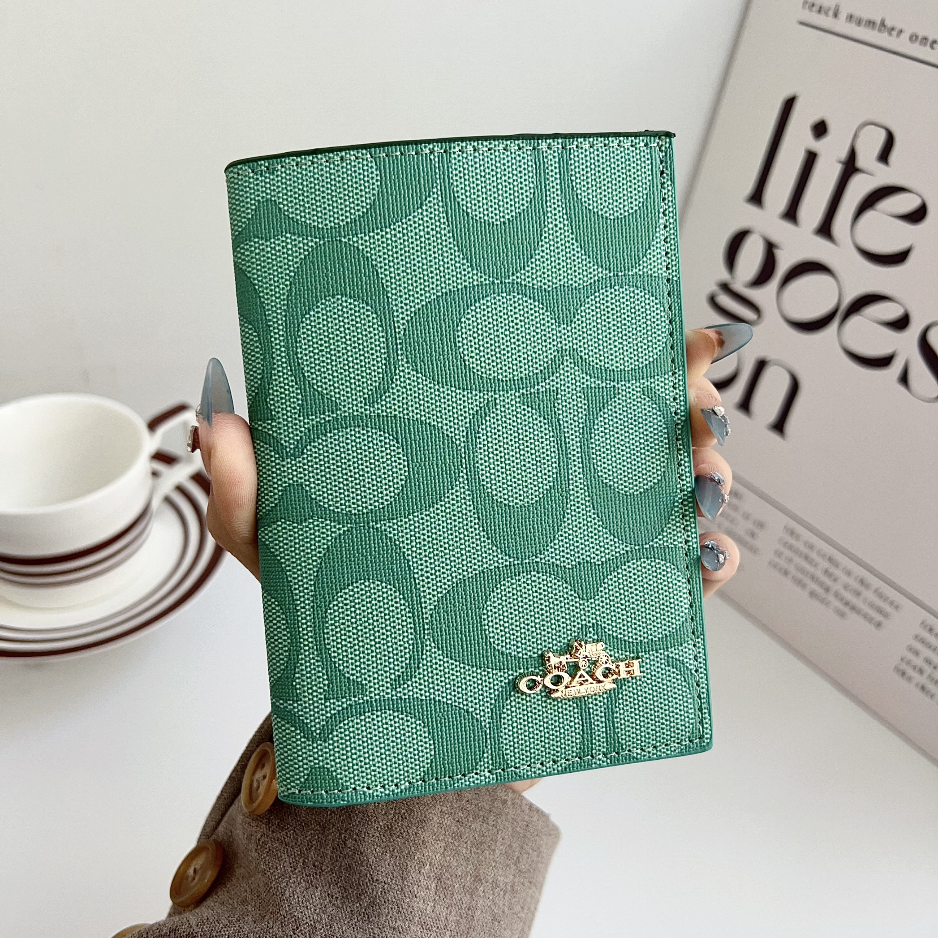 Coach Luxury Leather Wallet Card Holder/Passport holder