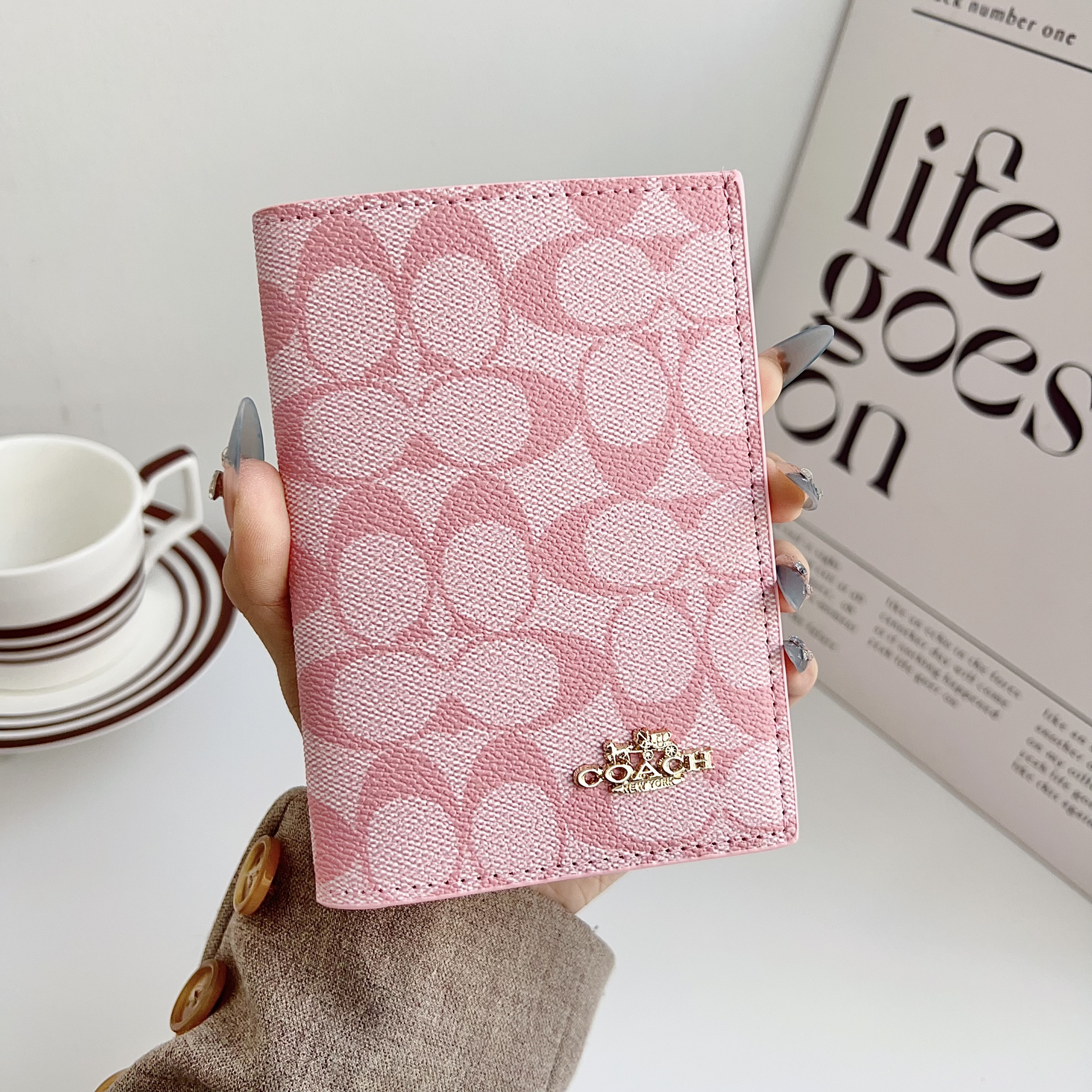 Coach Luxury Leather Wallet Card Holder/Passport holder