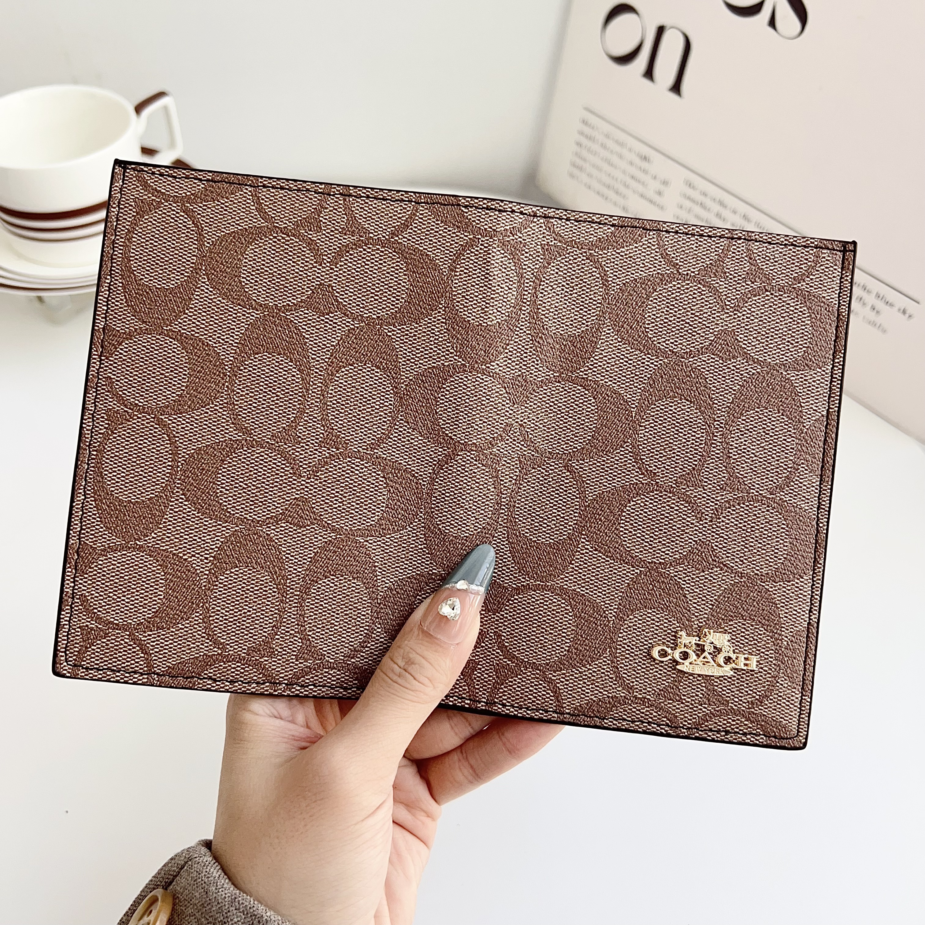 Coach Luxury Leather Wallet Card Holder/Passport holder