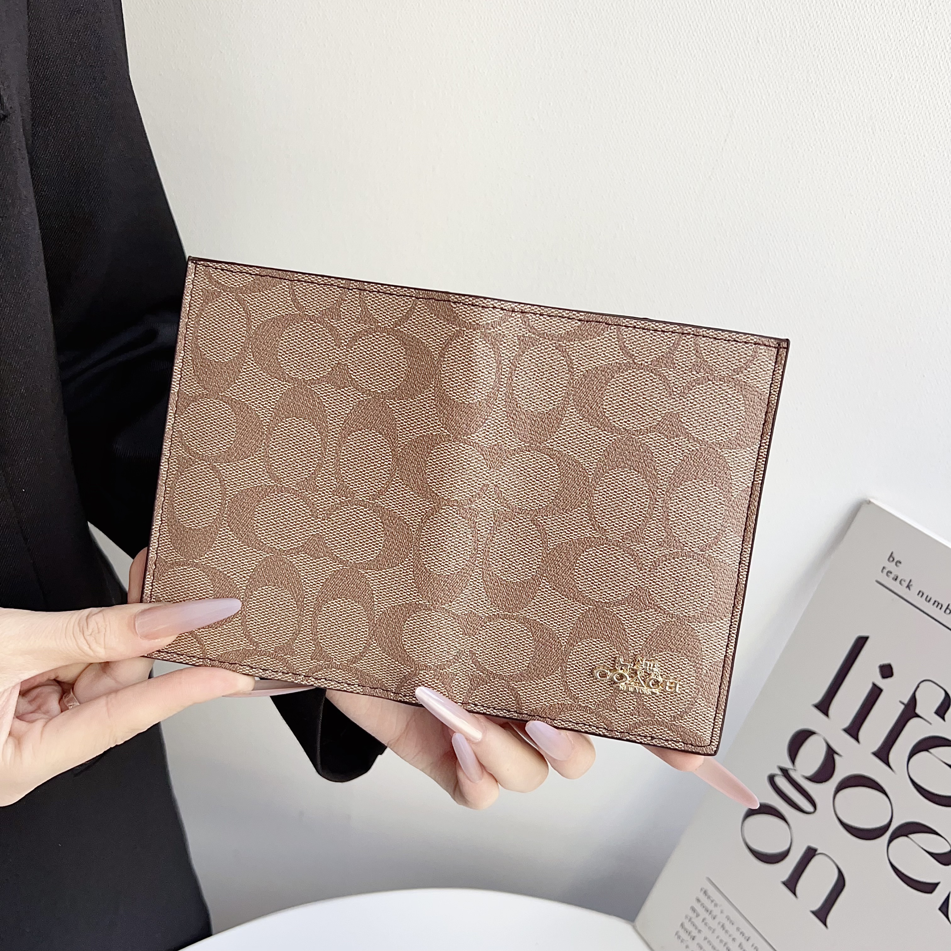 Coach Luxury Leather Wallet Card Holder/Passport holder