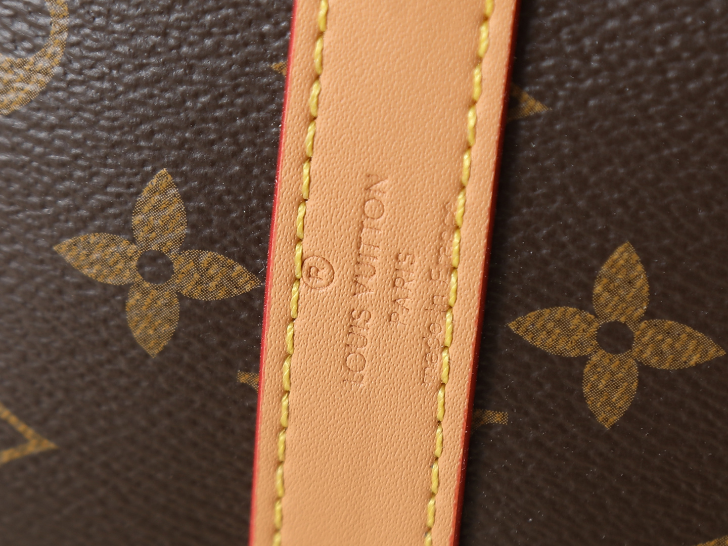 Louis Vuitton Keepall 25 Leather Handbag