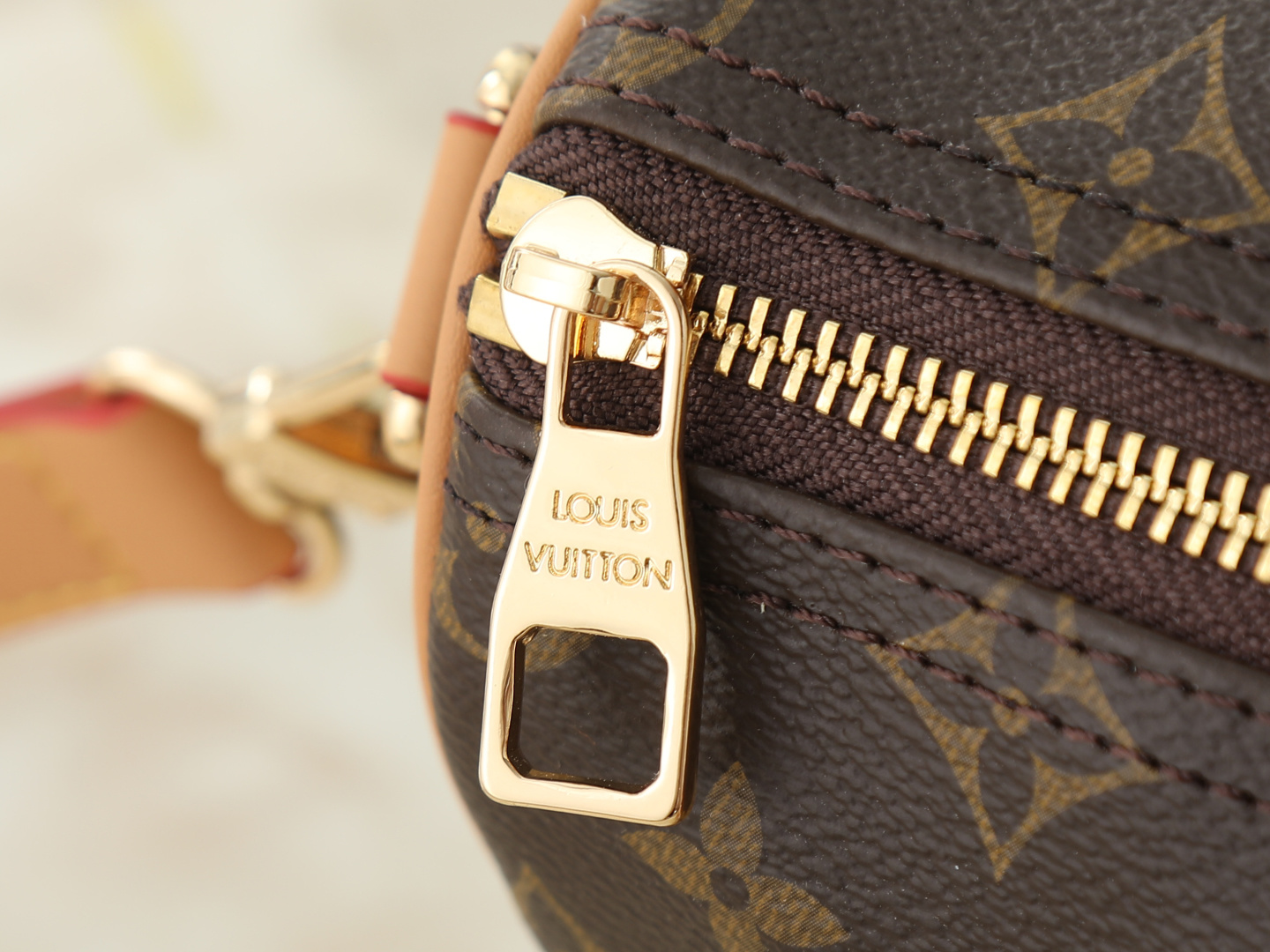 Louis Vuitton Keepall 25 Leather Handbag