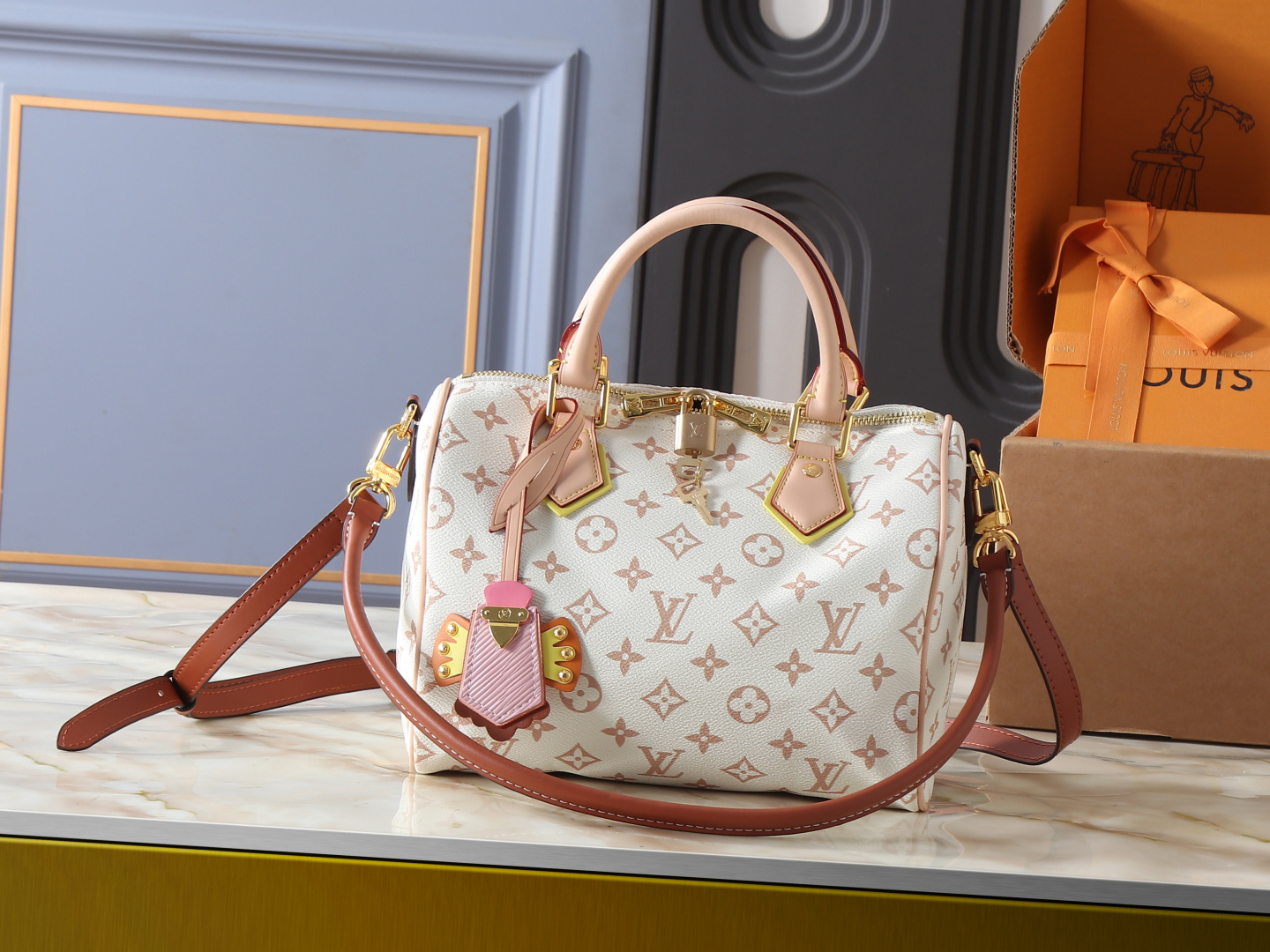 Louis Vuitton Speedy 25 Leather Shoulder Bag
