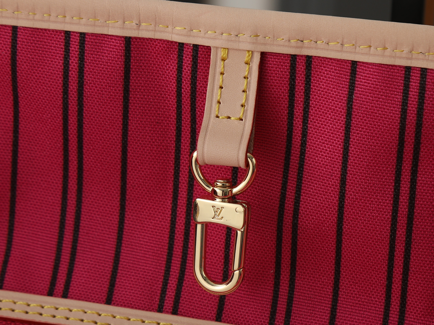 Louis Vuitton Neverfull MM Monogram Tote Bag