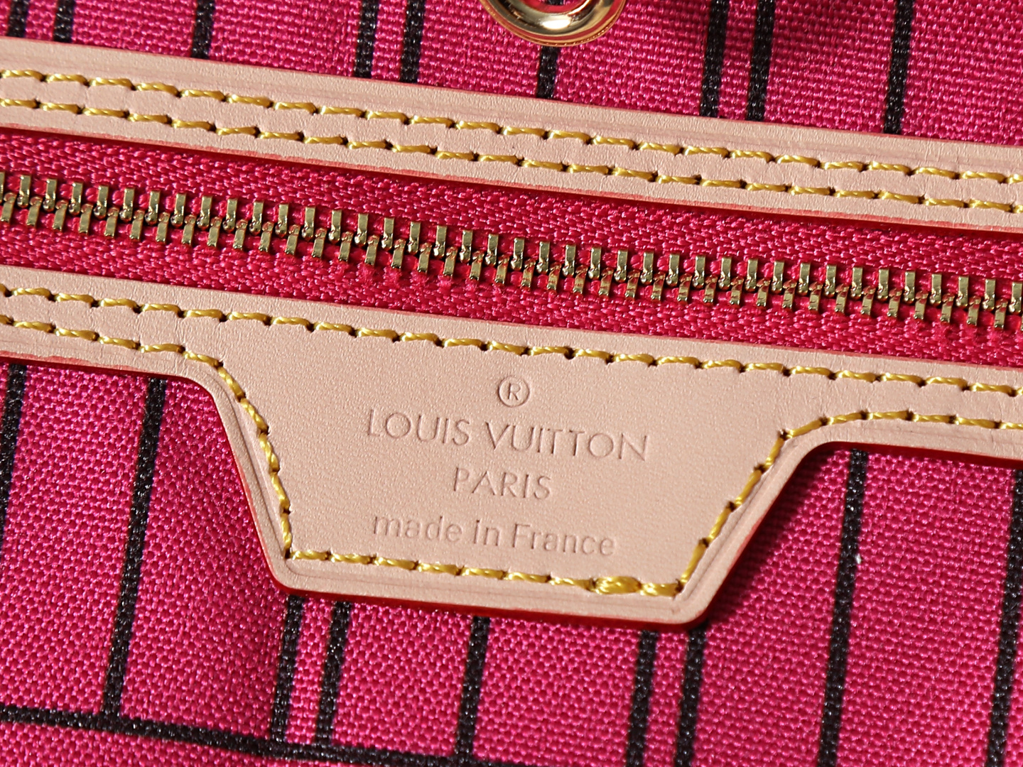 Louis Vuitton Neverfull MM Monogram Tote Bag