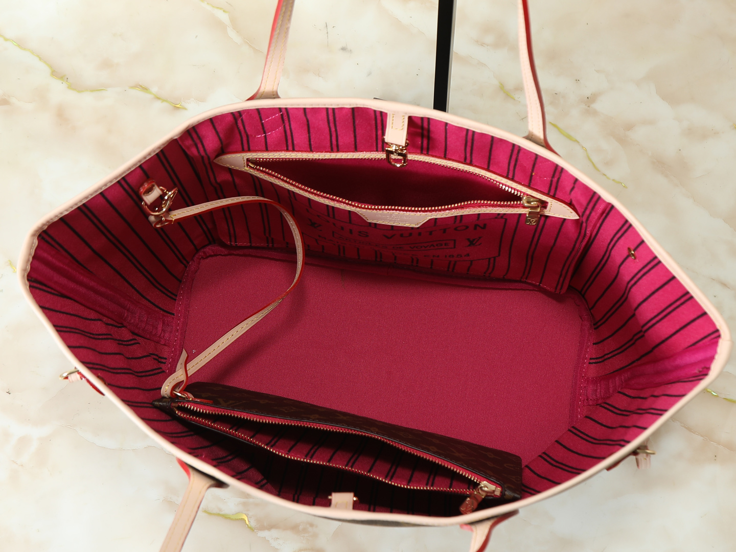 Louis Vuitton Neverfull MM Monogram Tote Bag
