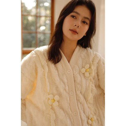 女春珊瑚絨泡芙花朵長袖家居服套裝