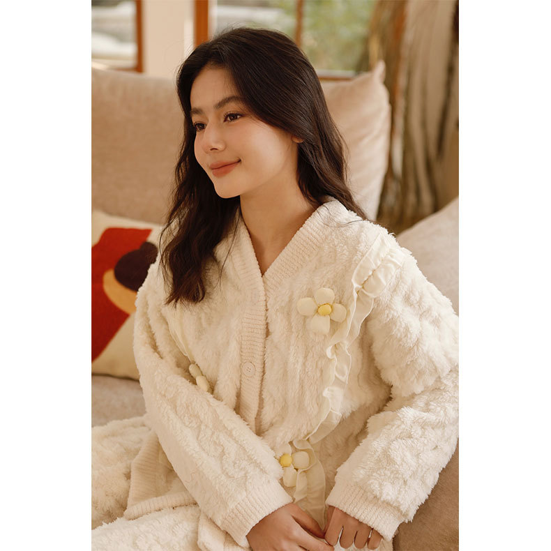 女春珊瑚絨泡芙花朵長袖家居服套裝