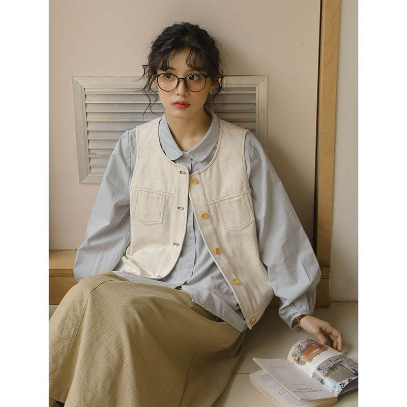 女士秋季白色水洗棉馬甲+藍色襯衫+卡其色半身裙