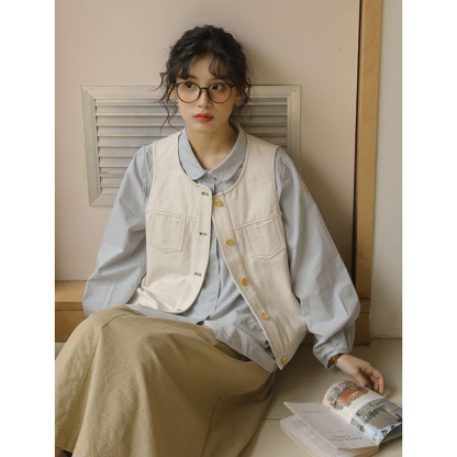 女士秋季白色水洗棉馬甲+藍色襯衫+卡其色半身裙