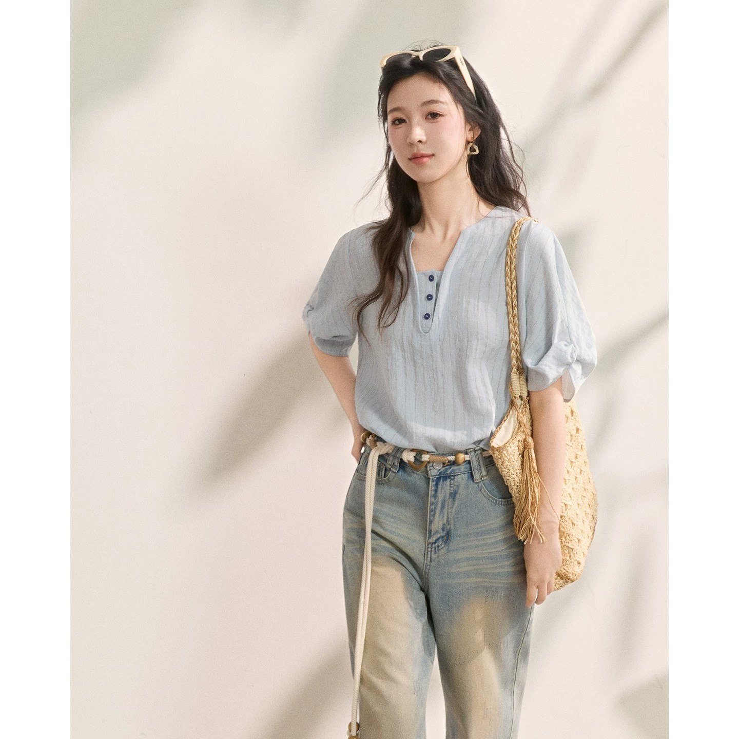 女夏慵懶風藍色襯衫
